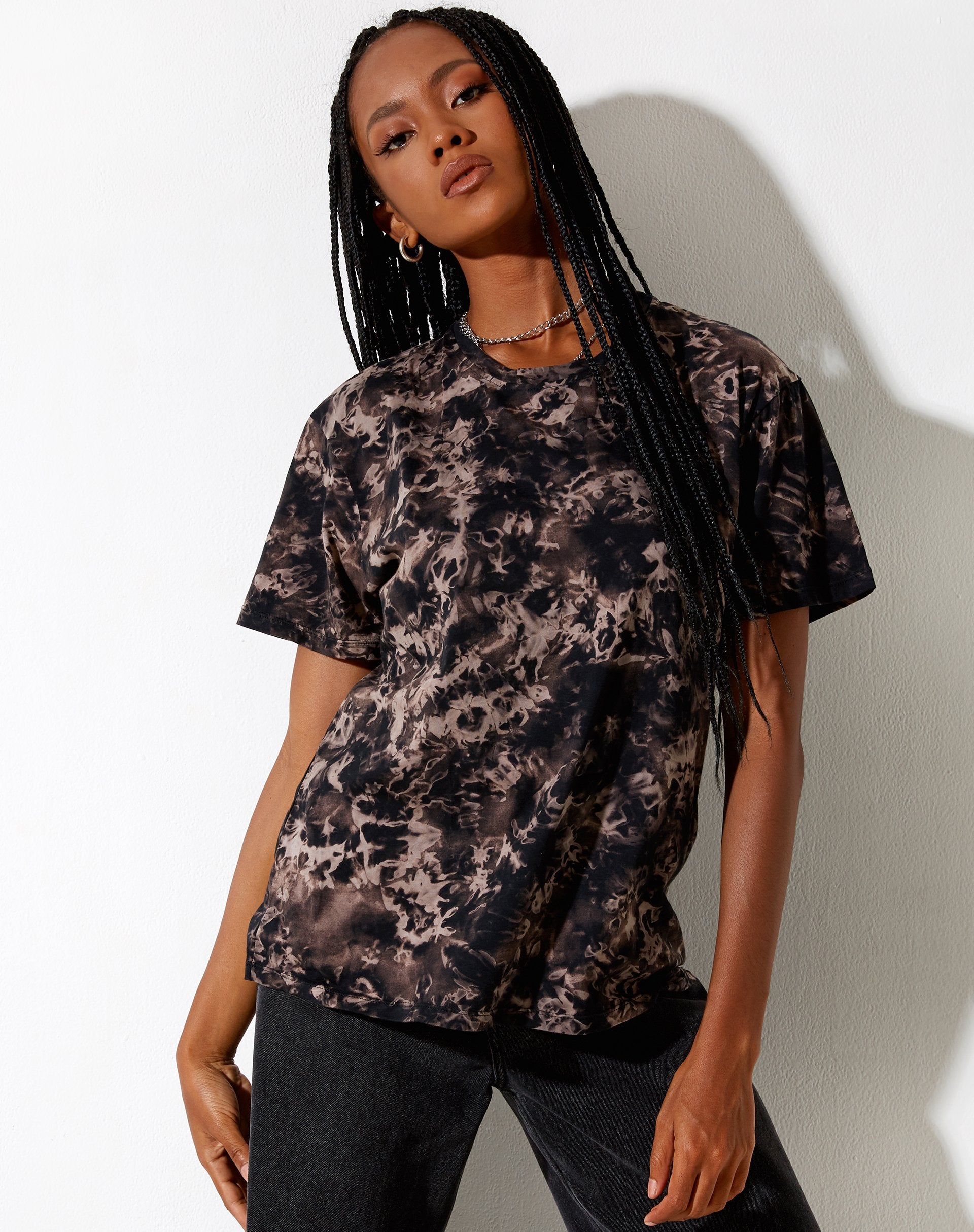 Immagine della t-shirt oversize Basic in fumo d'olio