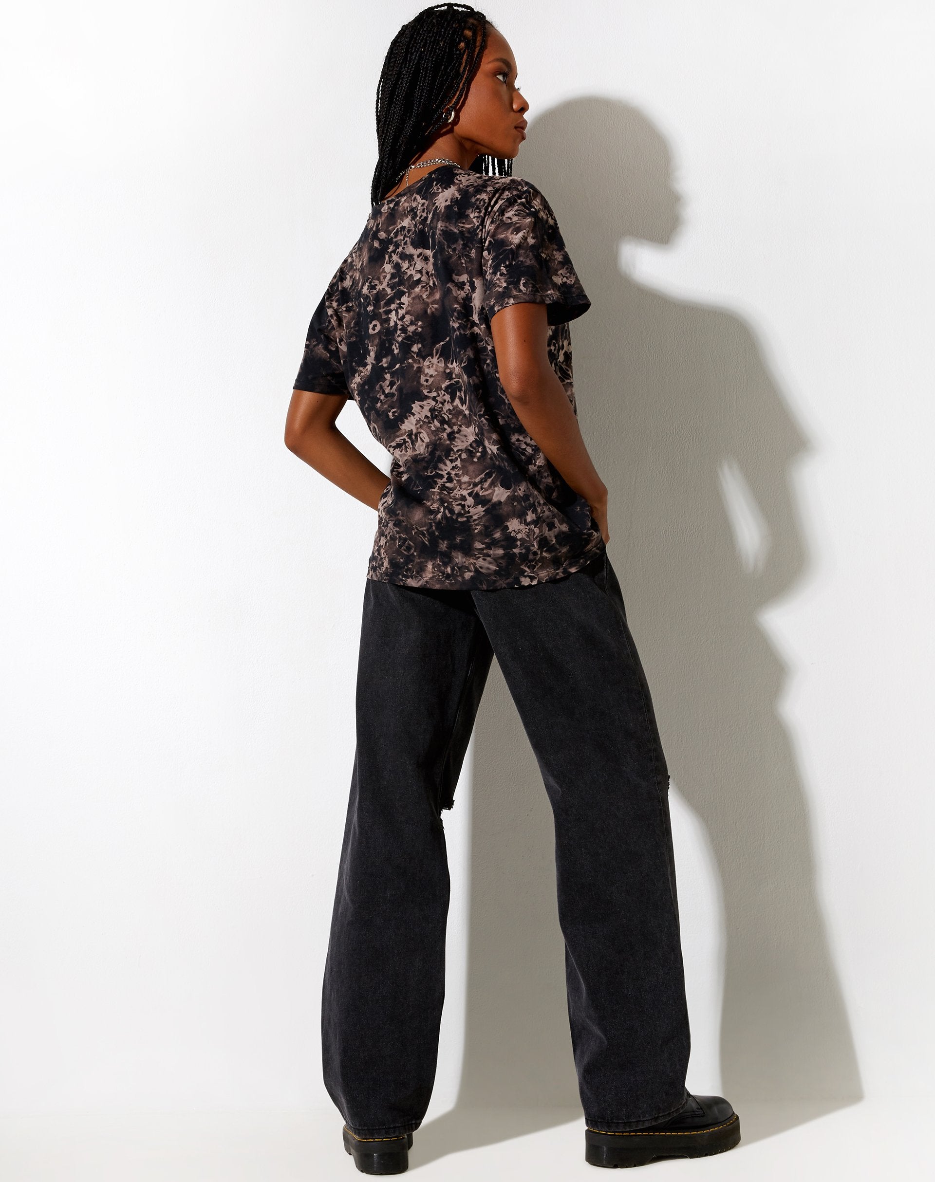 Immagine della t-shirt oversize Basic in fumo d'olio