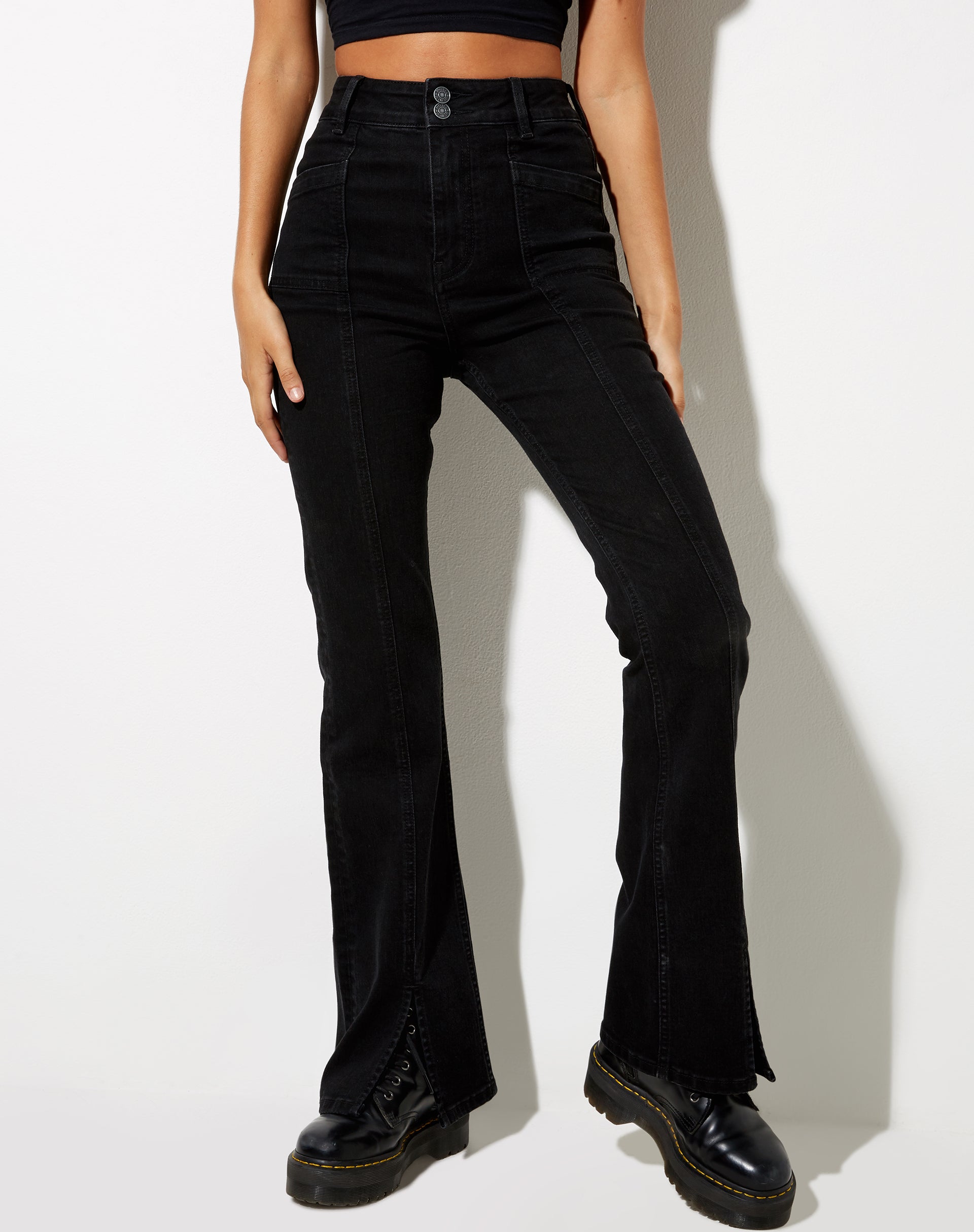 Immagine dei jeans Seam Split con lavaggio nero