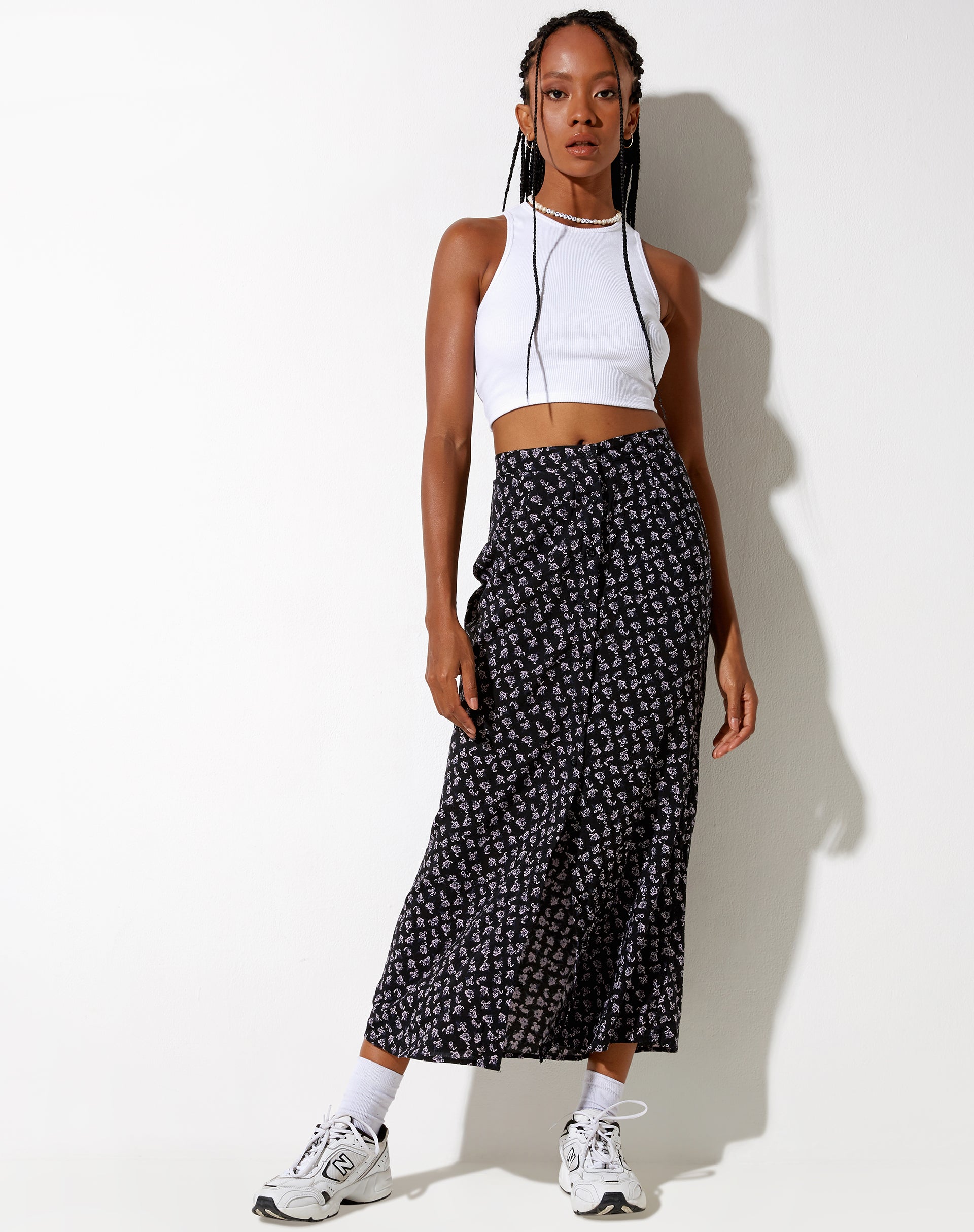 Immagine di Rima Midi Skirt in Dark Base Floral Nero