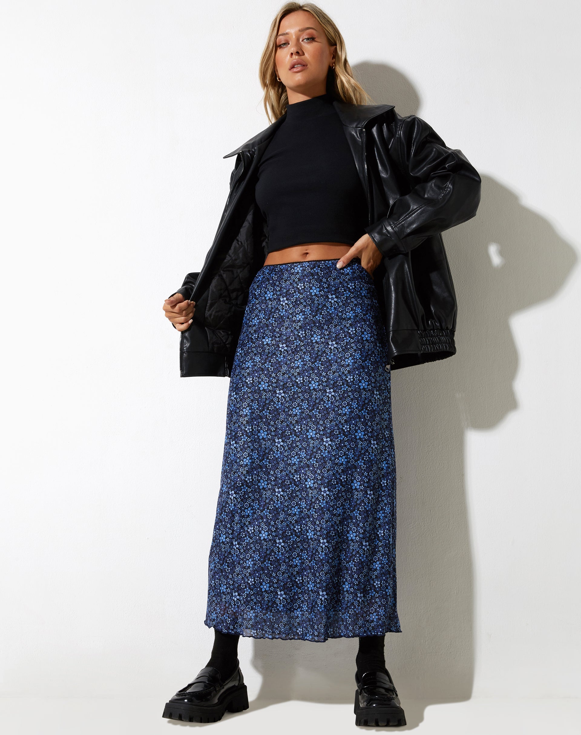 immagine di Rindu Midi Skirt in Flower Garden Blue