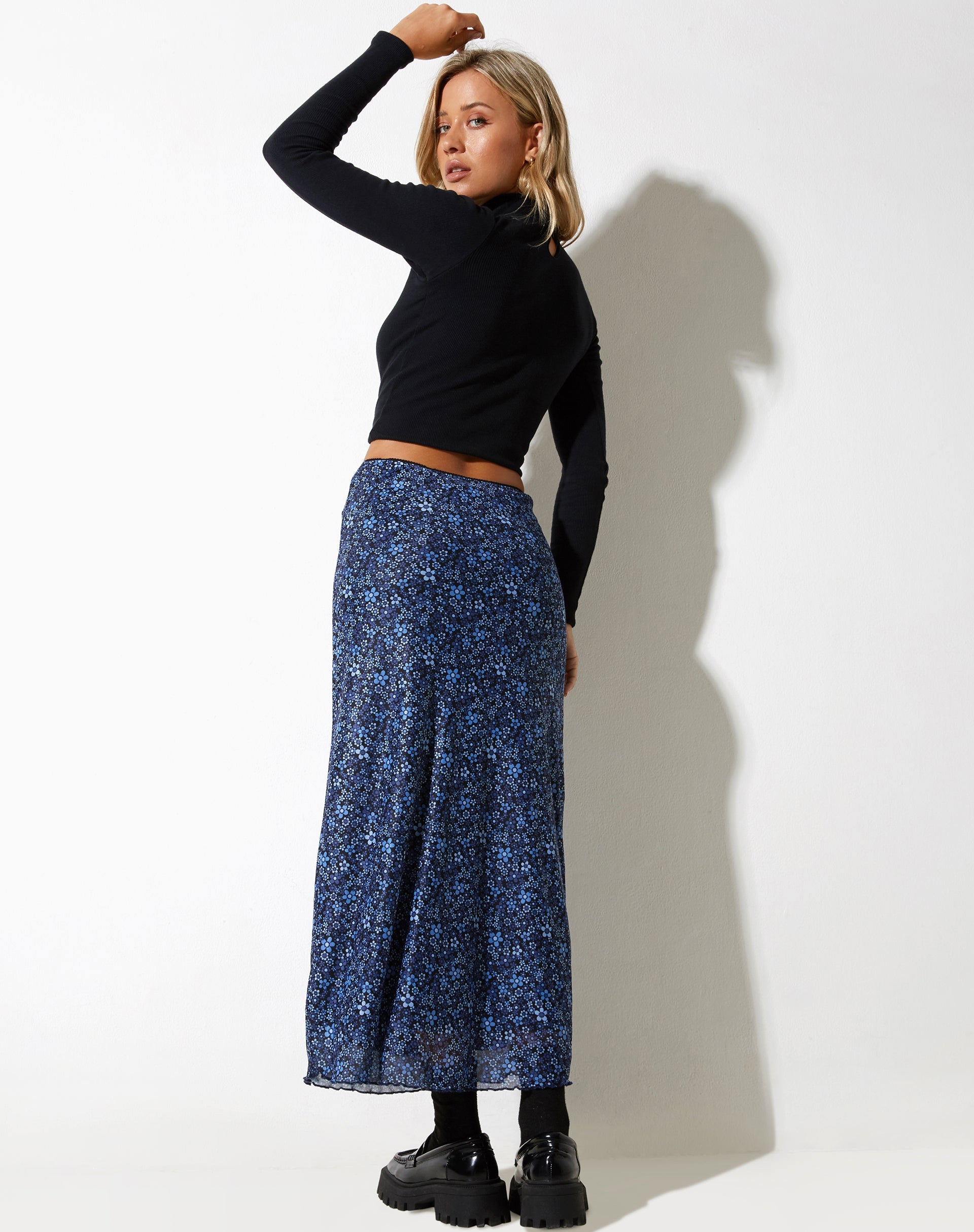 immagine di Rindu Midi Skirt in Flower Garden Blue