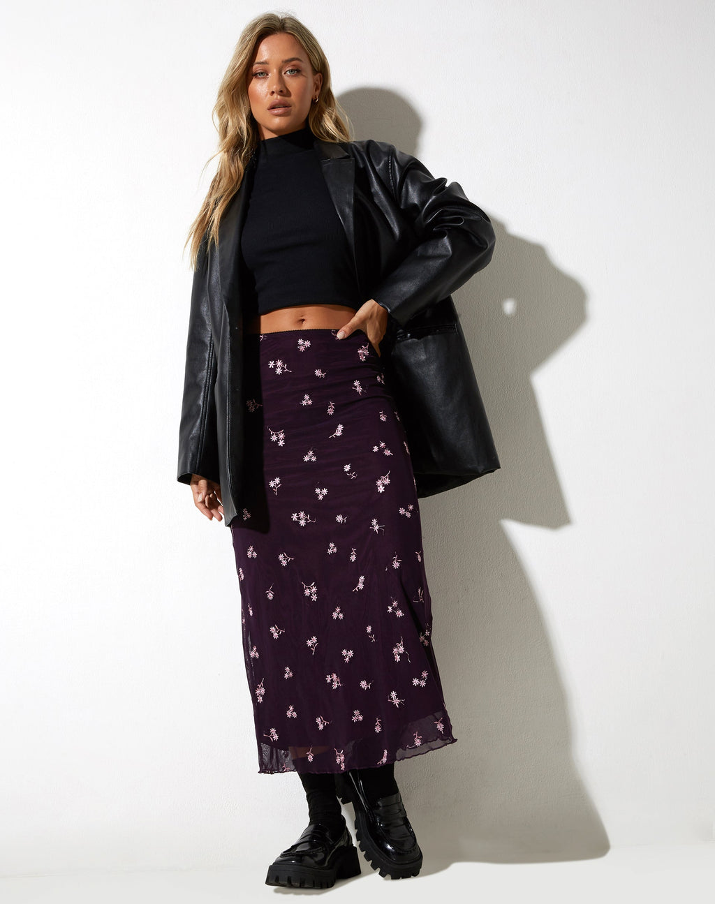 Maxi gonna Rindu con ricamo a margherita color prugna