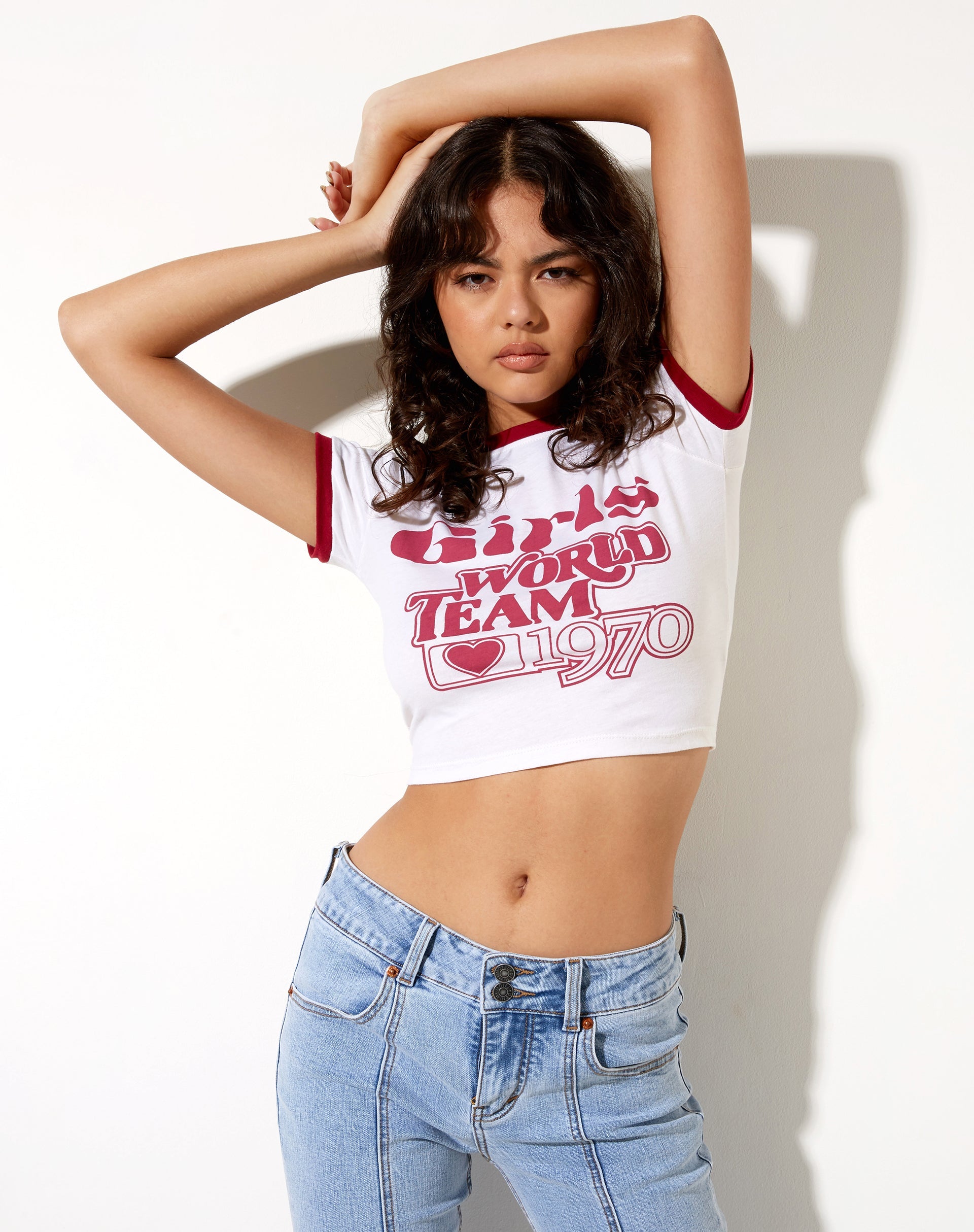 Immagine della t-shirt Ringer in Ivory Bind Red Adrenaline Girls World Team