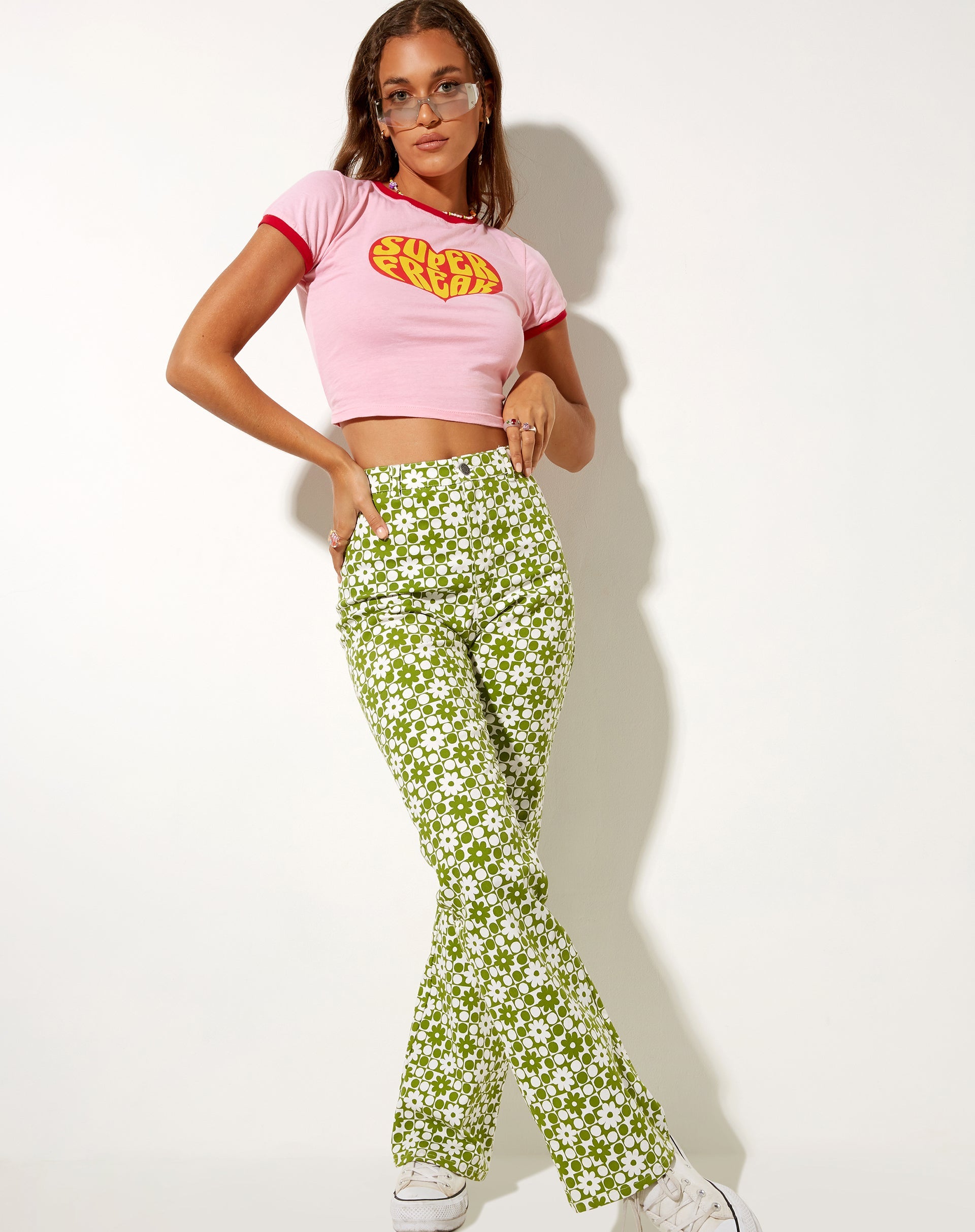 Immagine della t-shirt Ringer in Peony Bind Racing Red Super Freak