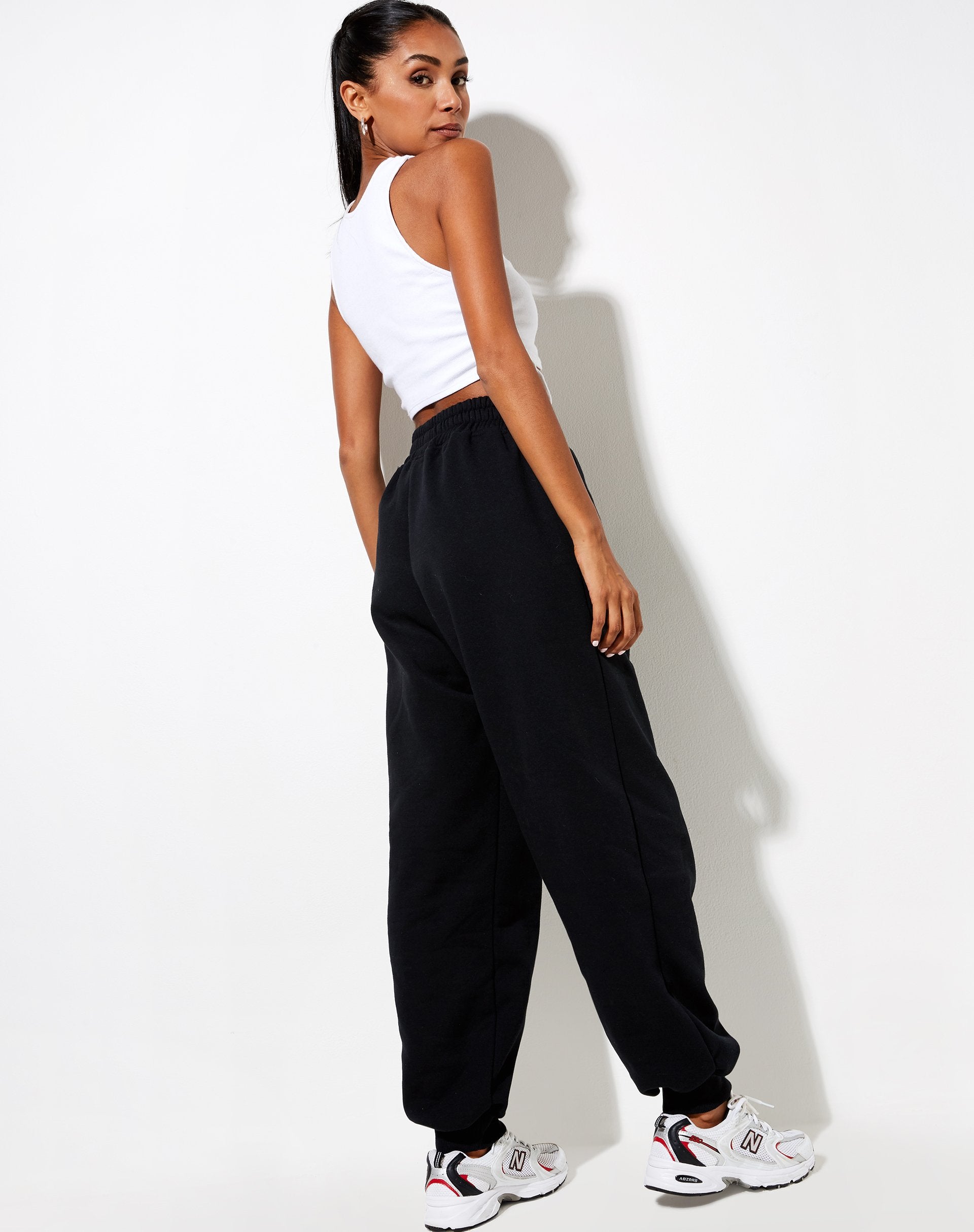Immagine di Roider Jogger in nero con ricamo Scorpion White