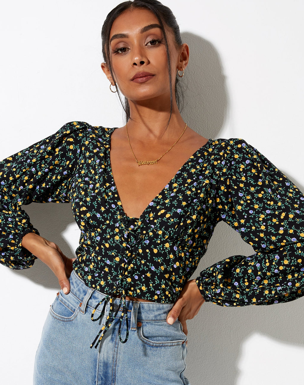 Top Romina a fiori neri