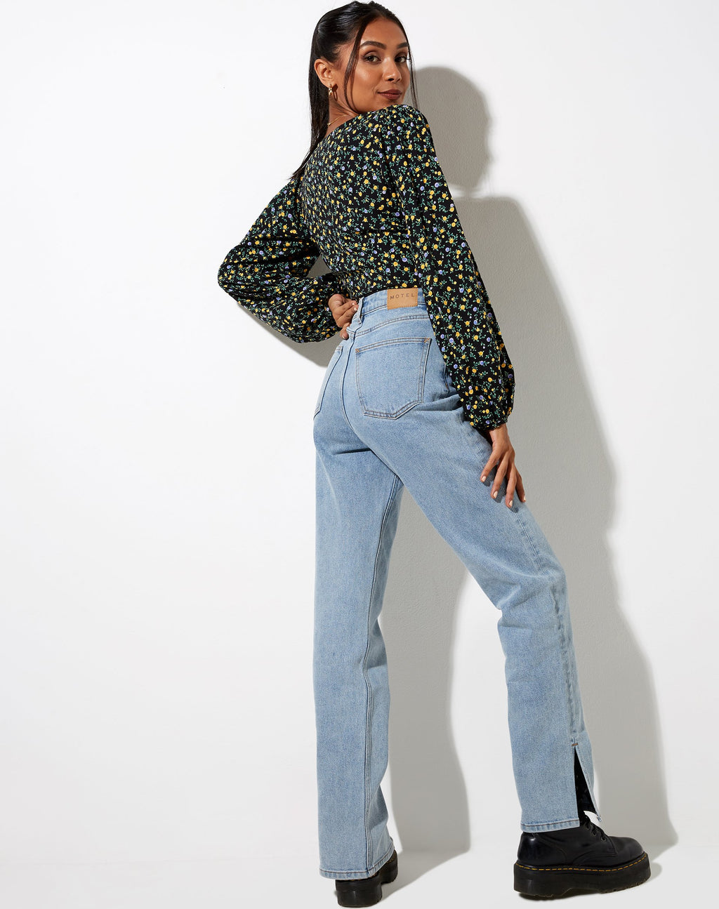 Top Romina a fiori neri