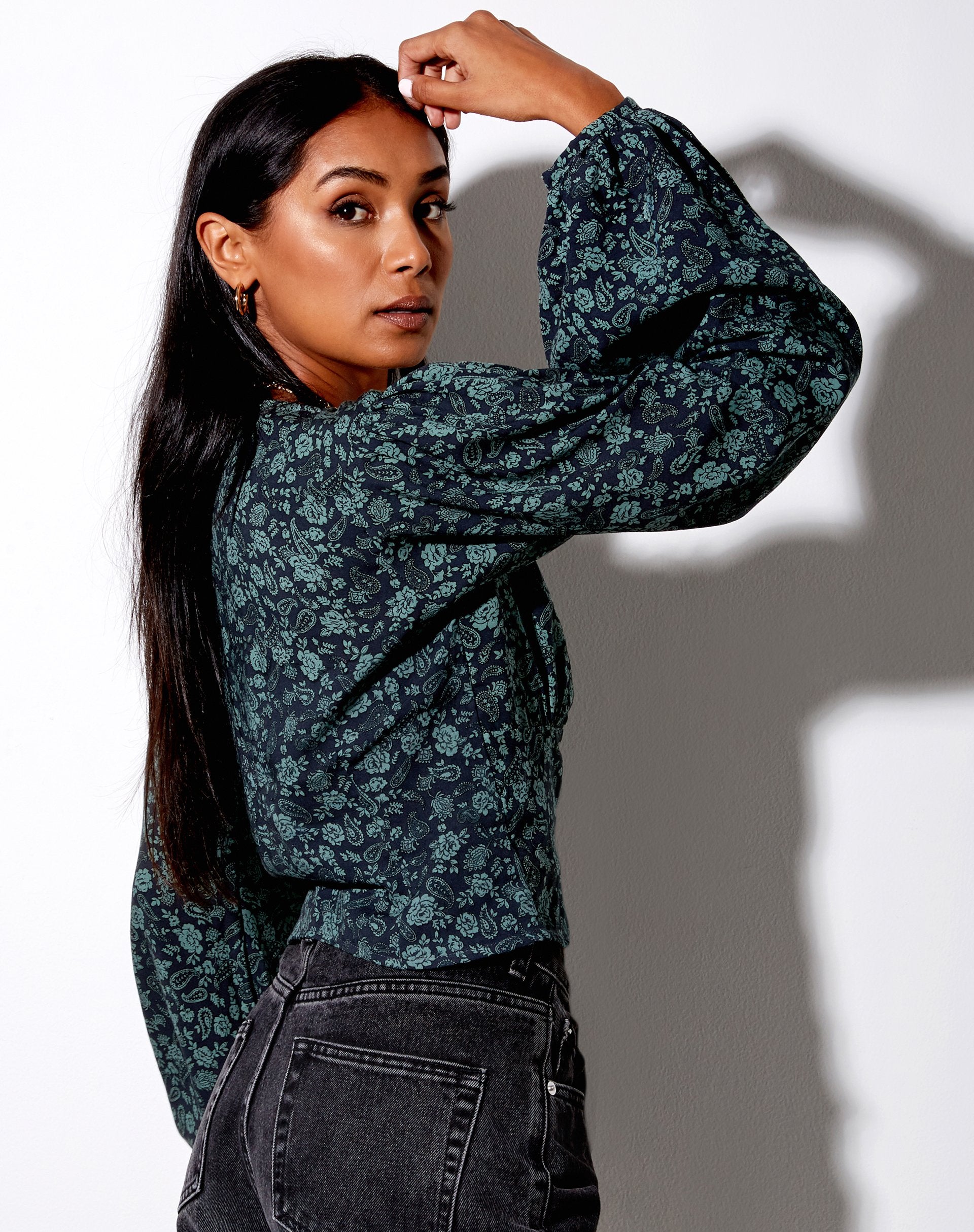 Immagine di Romina Top a maniche lunghe in Mono Paisley Salvia