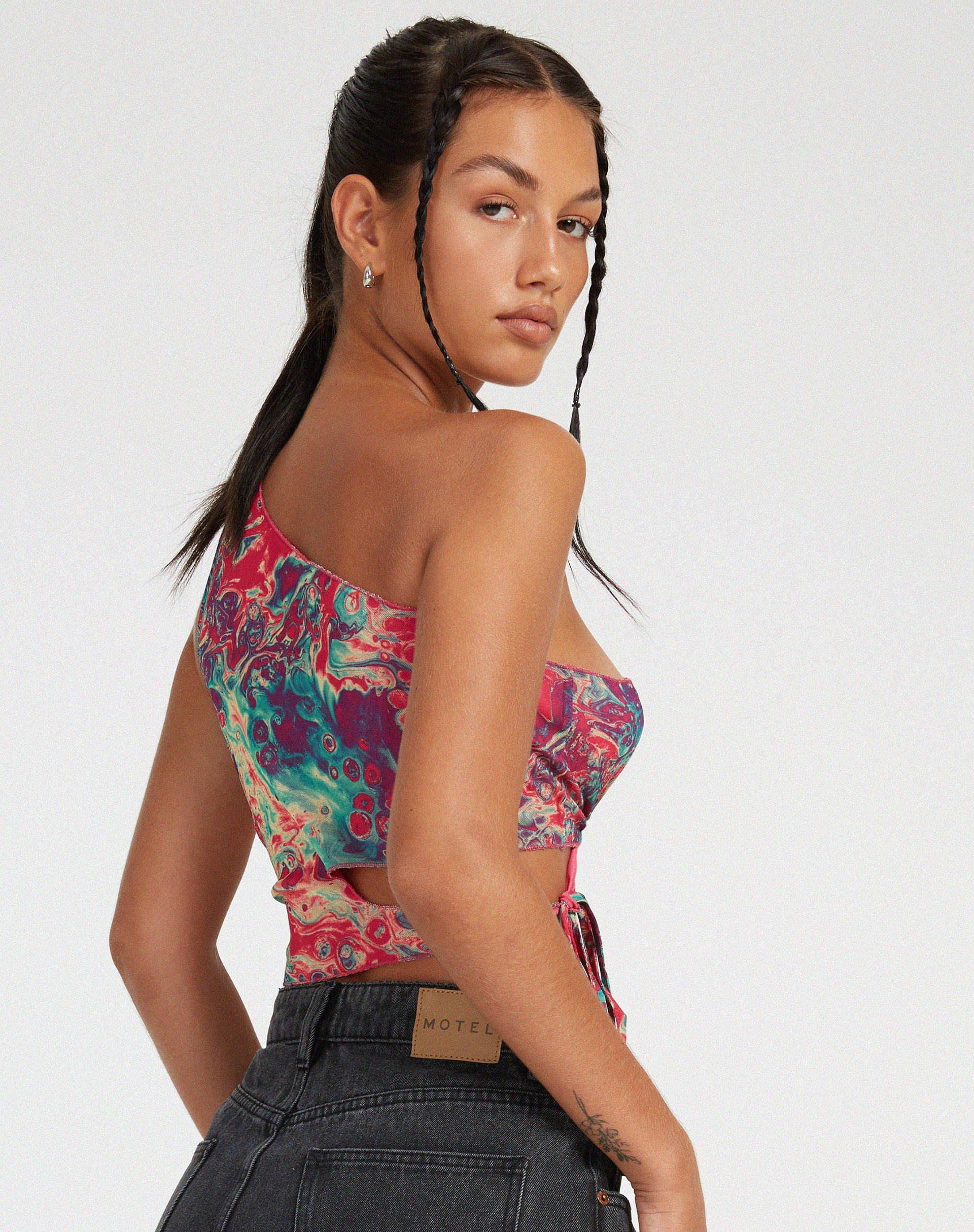 immagine di Romla Cutout Top con stampa Festival
