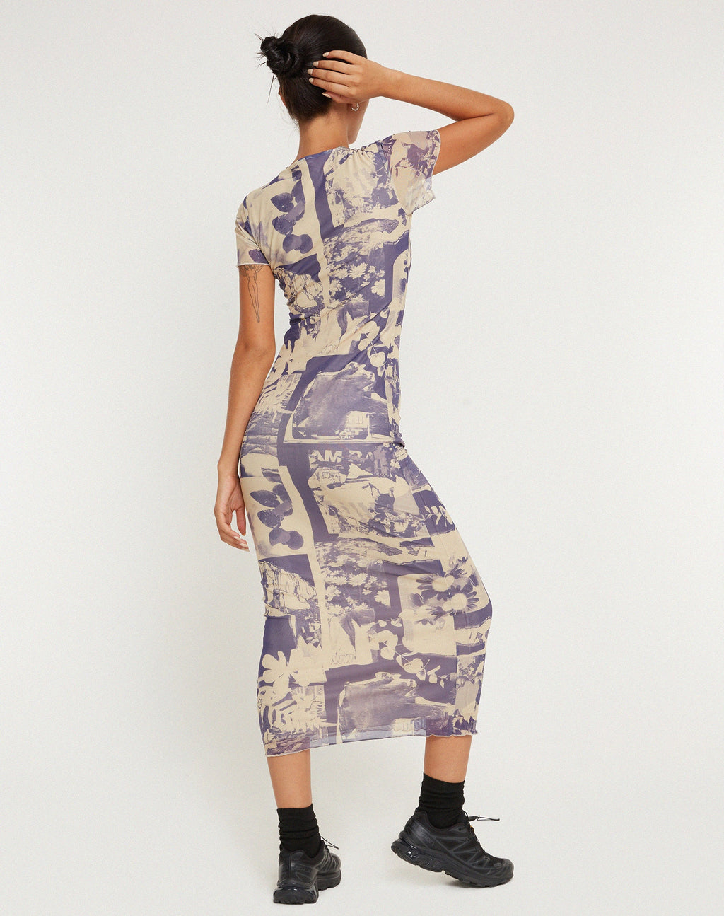 Roska - Vestito midi in rete stampata in collage floreale viola ombra