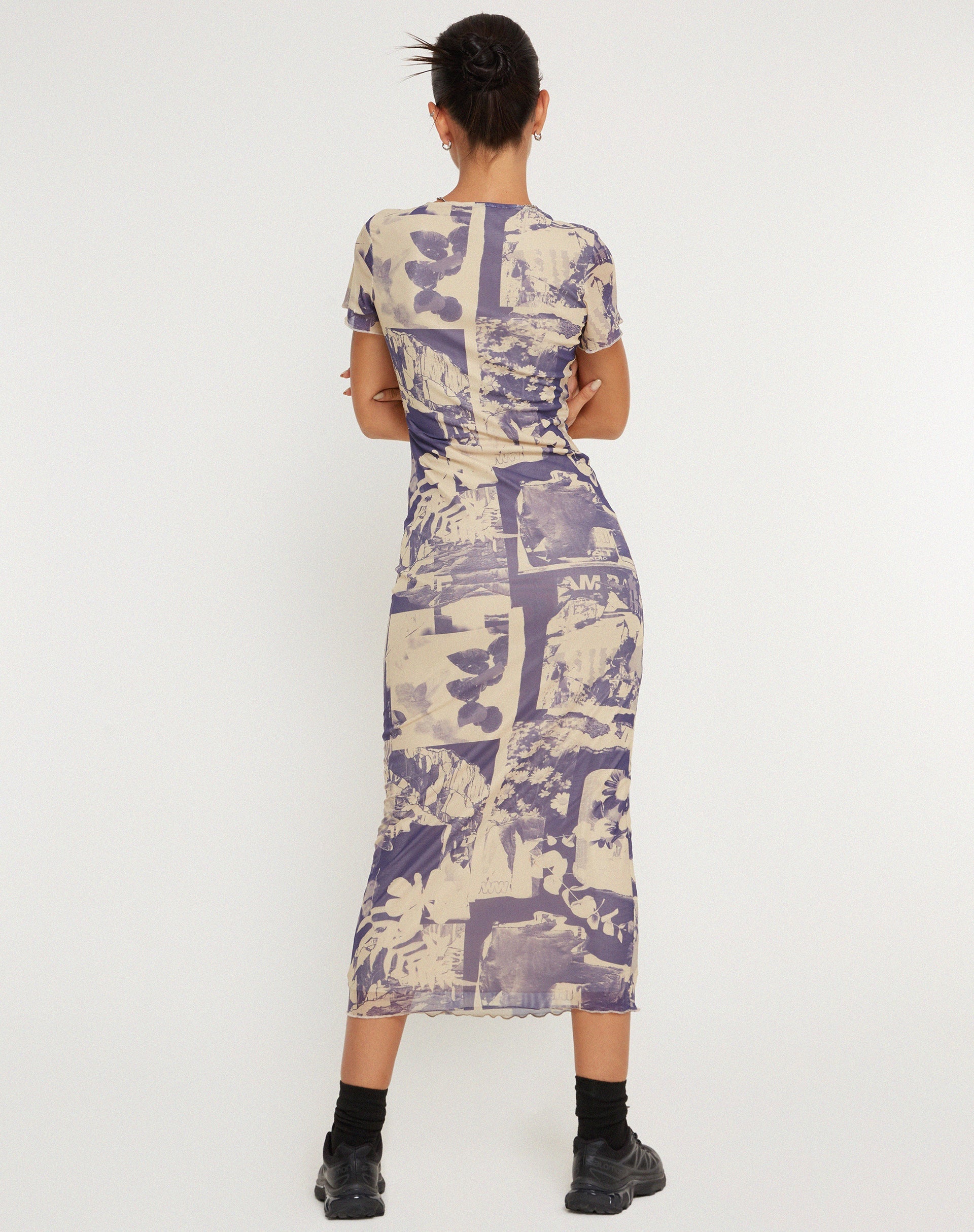 Immagine di Roska - Vestito midi in rete stampata con collage floreale in viola ombra