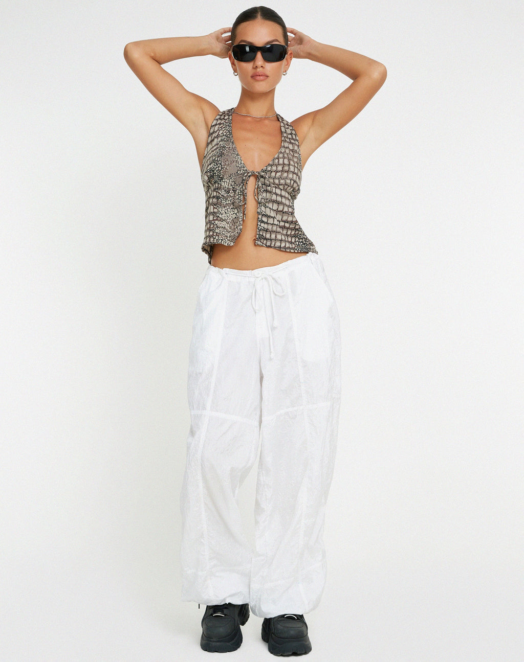 Top Roula in crocette grigio neutro
