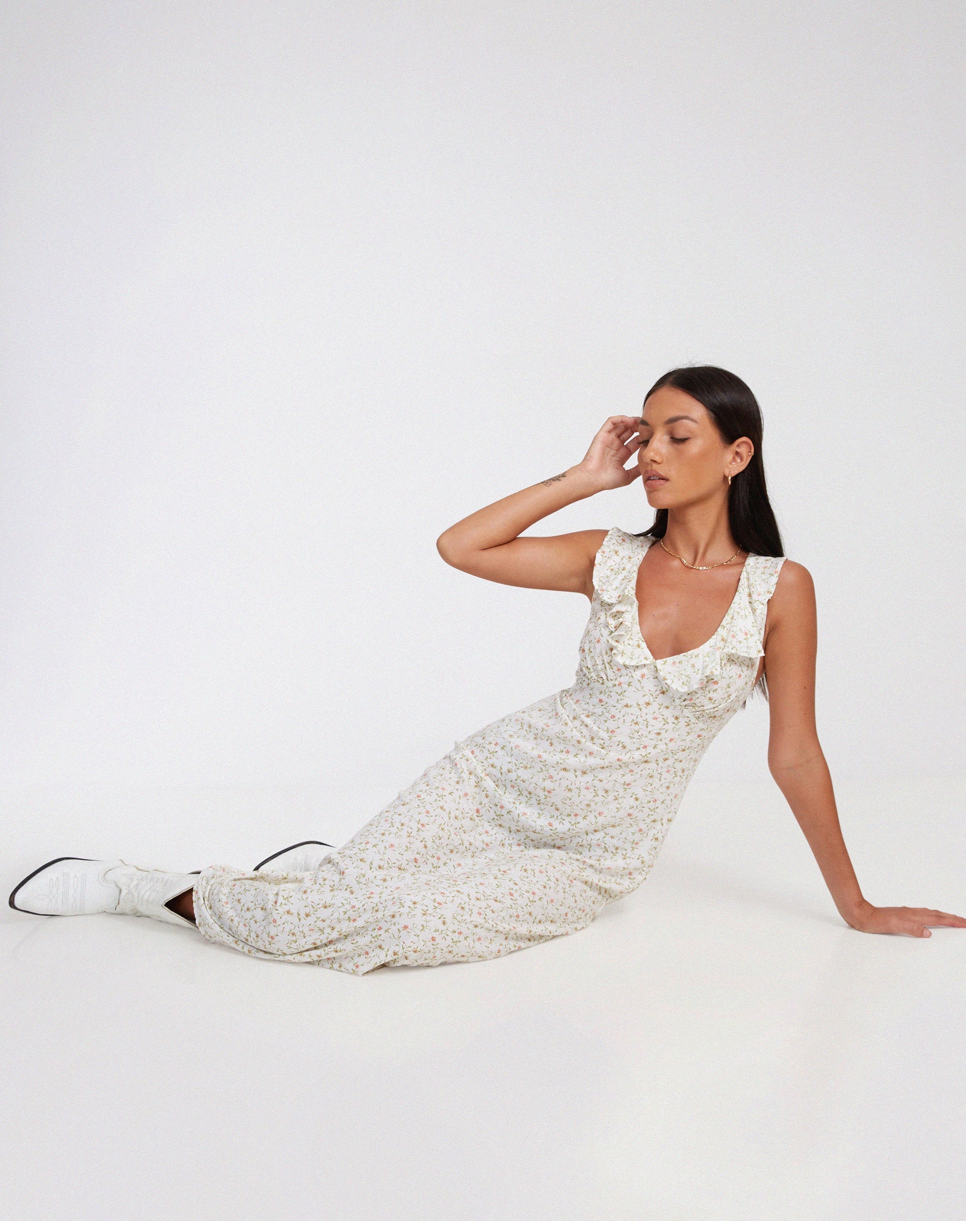 immagine di Rufiso Midi Dress in Pretty Petal Ivory