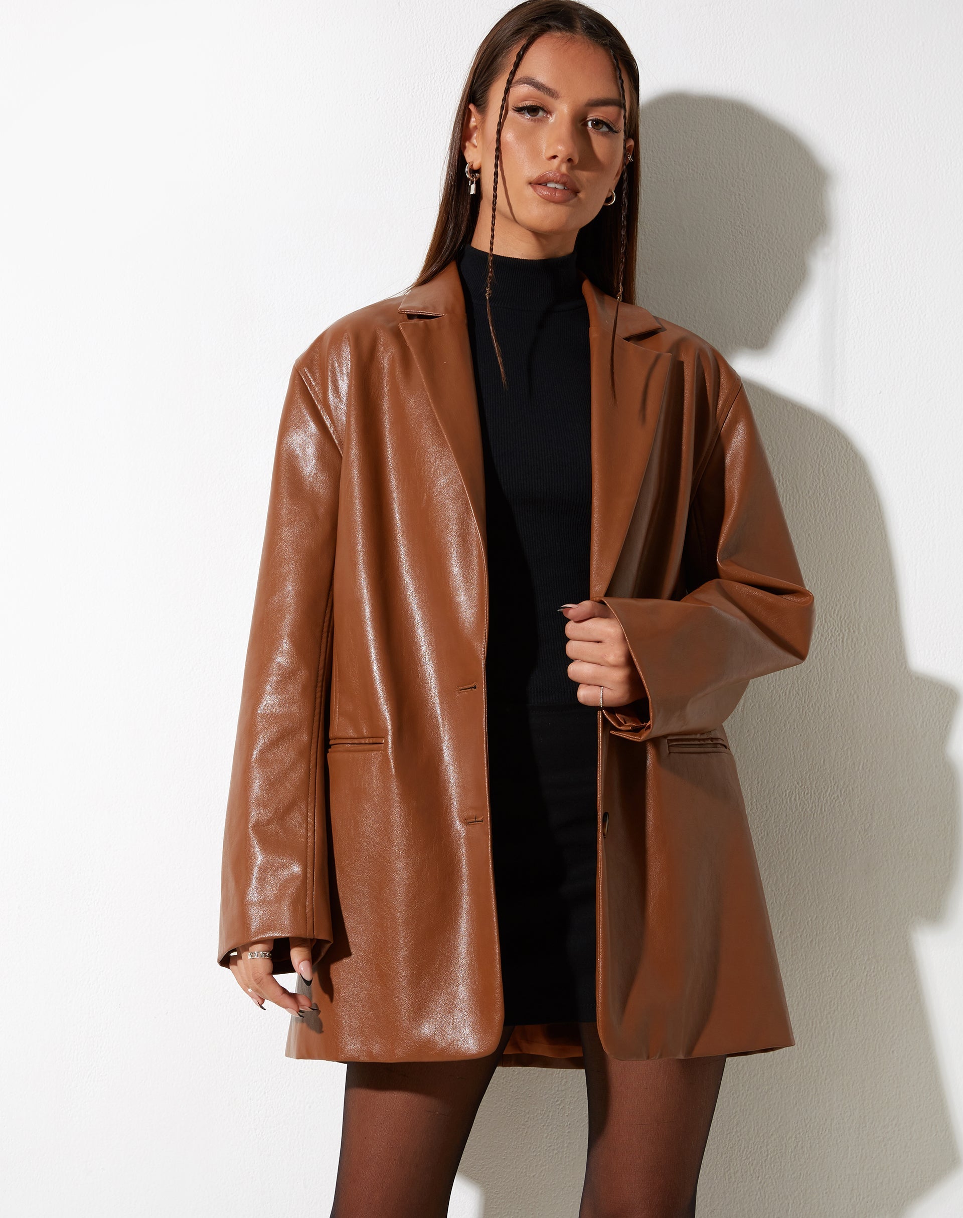 Immagine di MOTEL X IRIS Saken Blazer in PU Chocolate