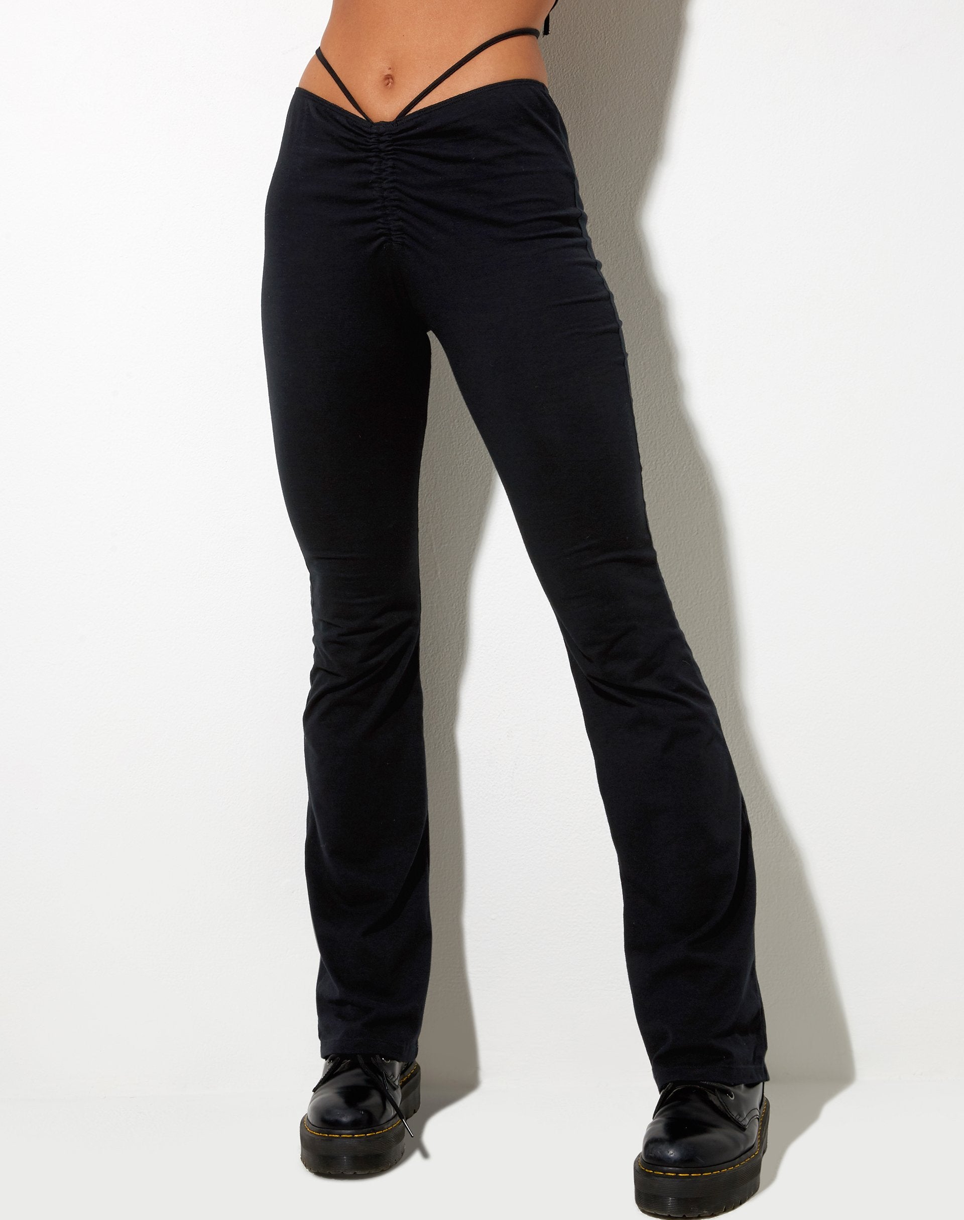 Immagine di Sakeri: pantaloni svasati in nero