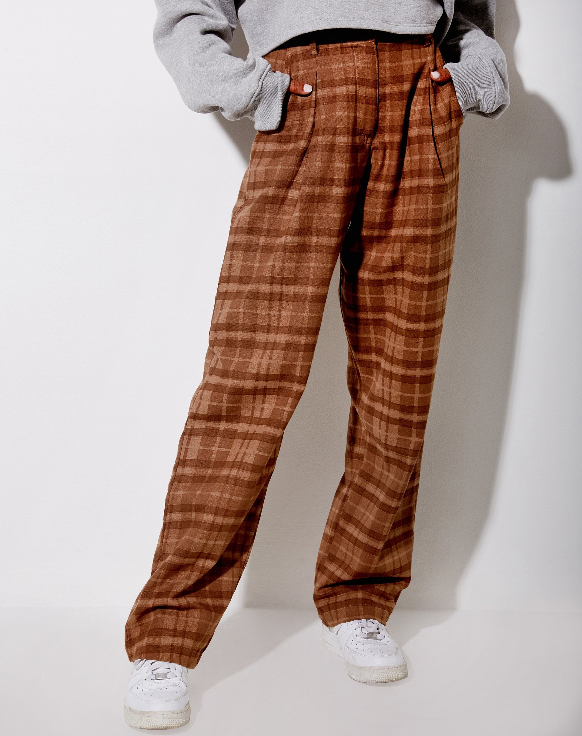 Immagine dei pantaloni Sakila in marrone check