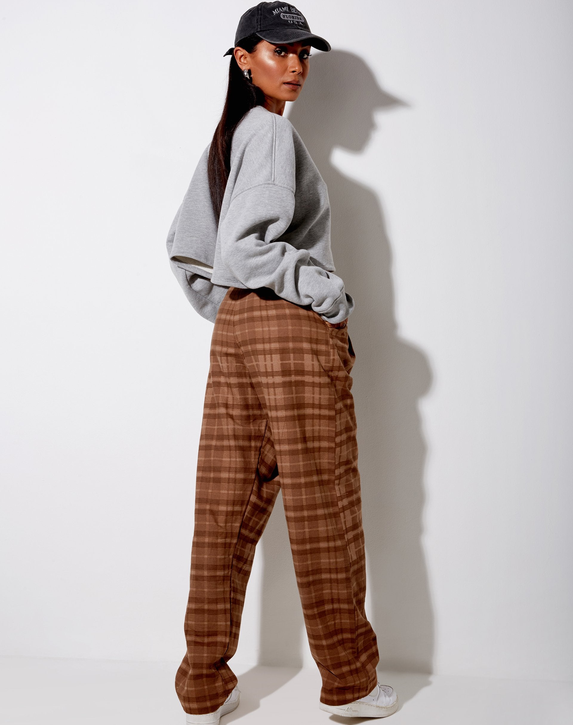 Immagine dei pantaloni Sakila in marrone check