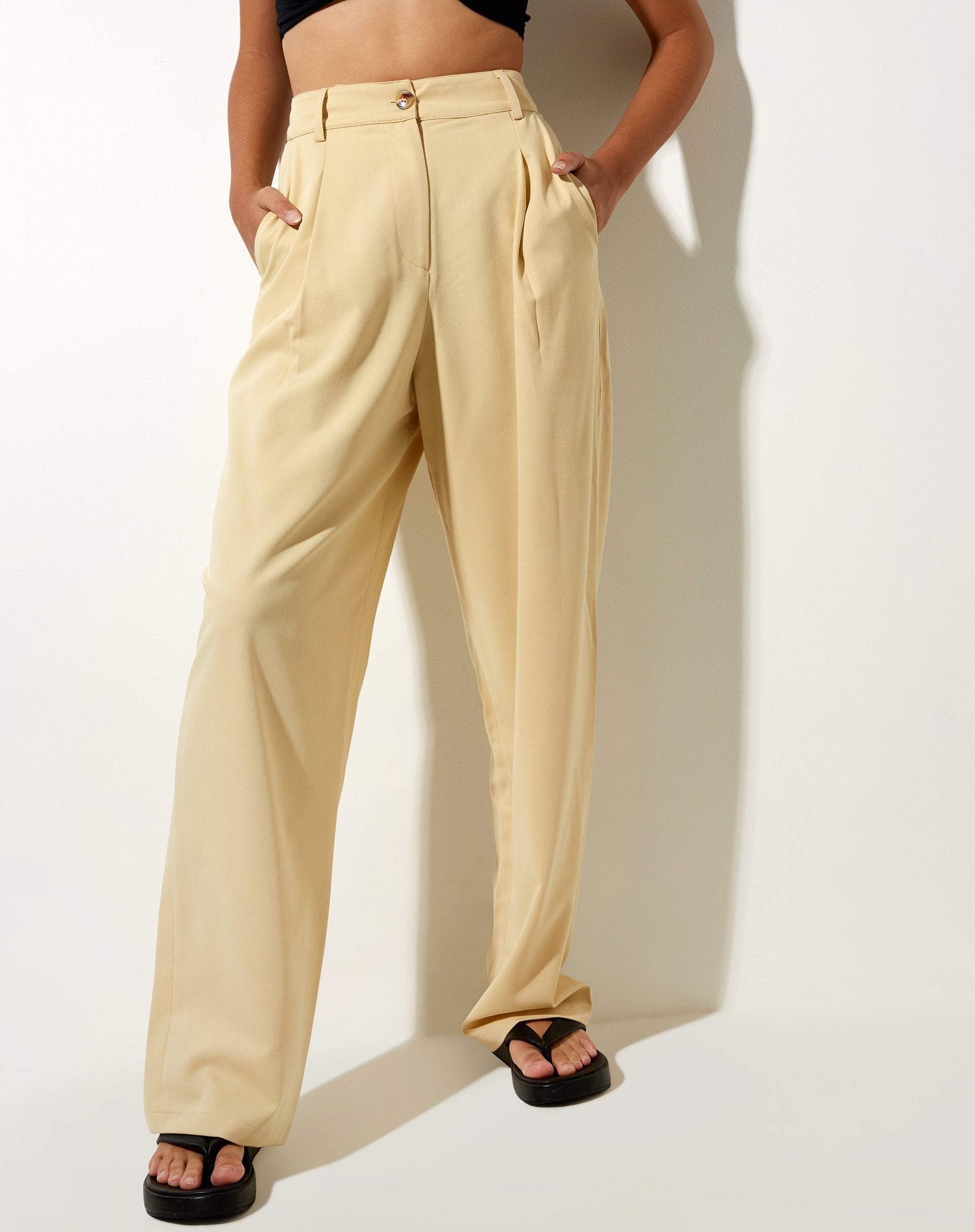Immagine del pantalone Sakila in crema di burro