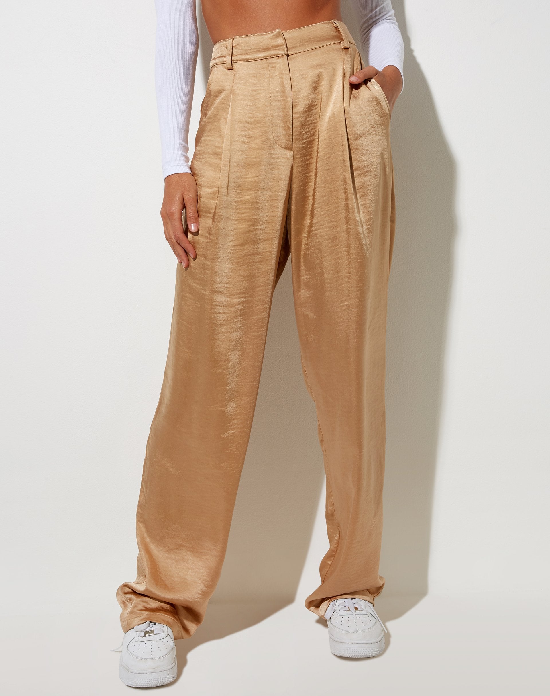 Immagine del pantalone Sakila in satin Golden Sand