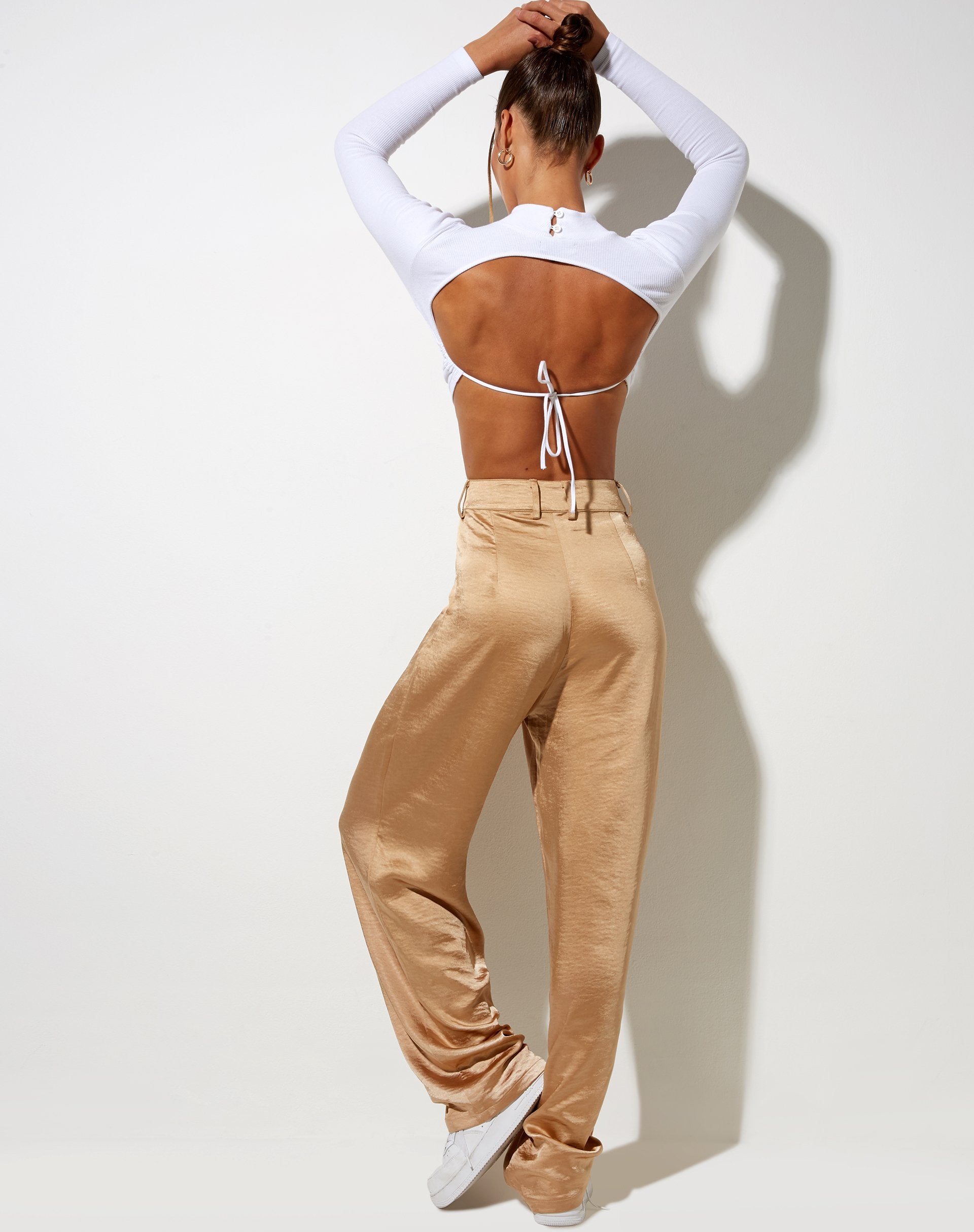 Immagine del pantalone Sakila in satin Golden Sand