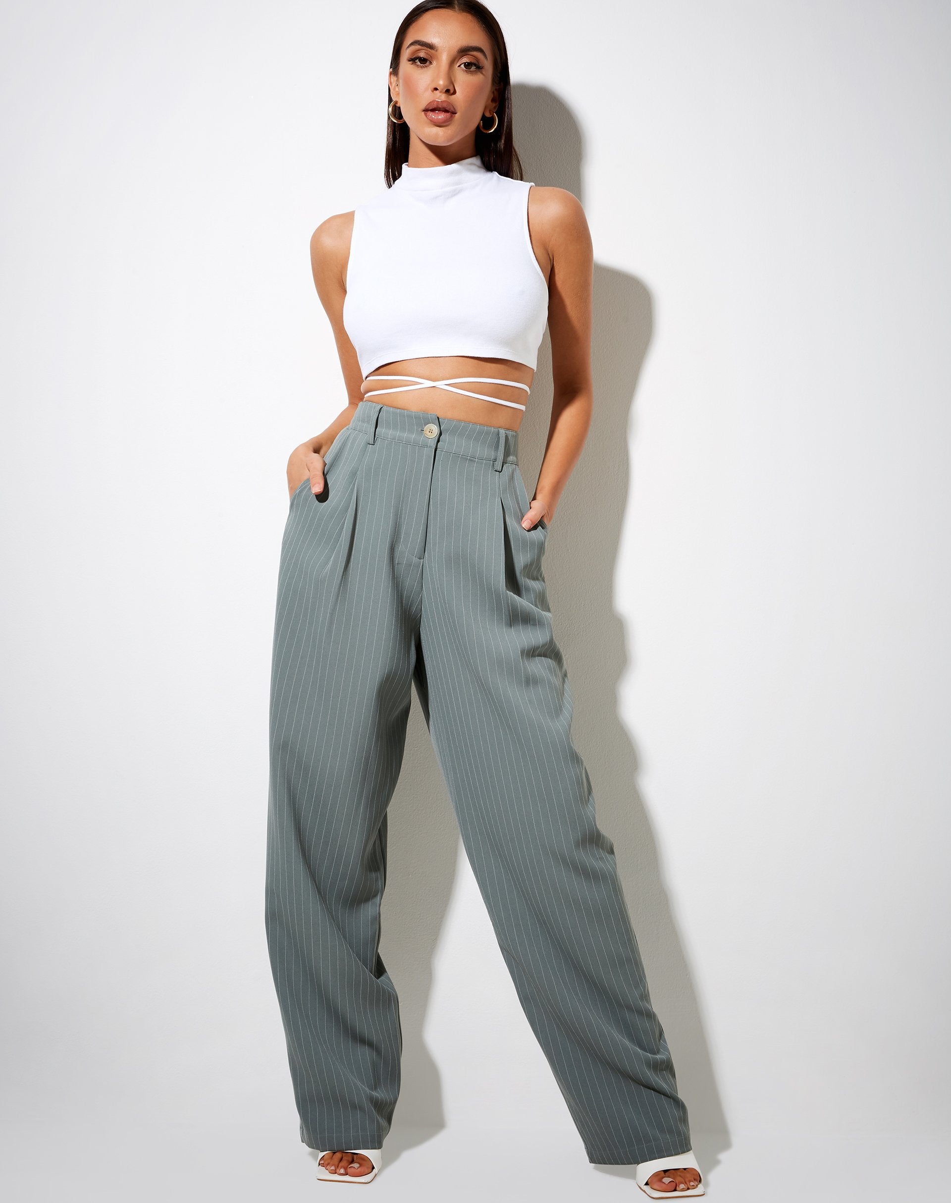 Immagine del pantalone Sakila in salvia gessato