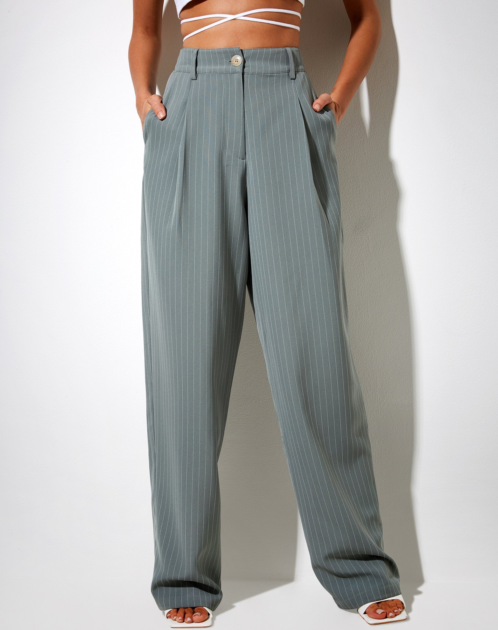 Immagine del pantalone Sakila in salvia gessato