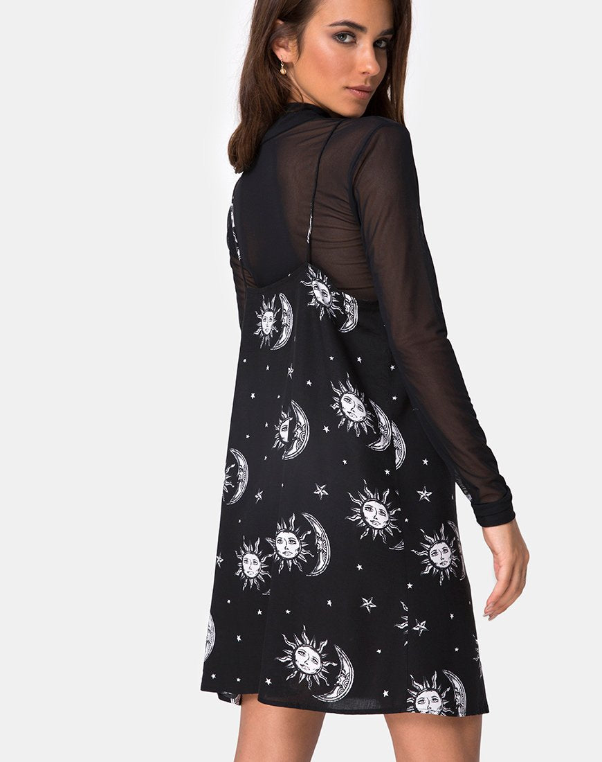Immagine di Sanna Slip Dress in Sun Moon Stars BW