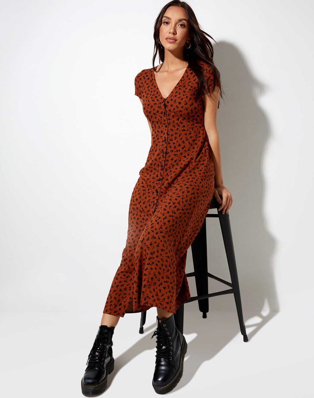 Vestito midi Sanrin in Dainty Daisy Bombay Brown