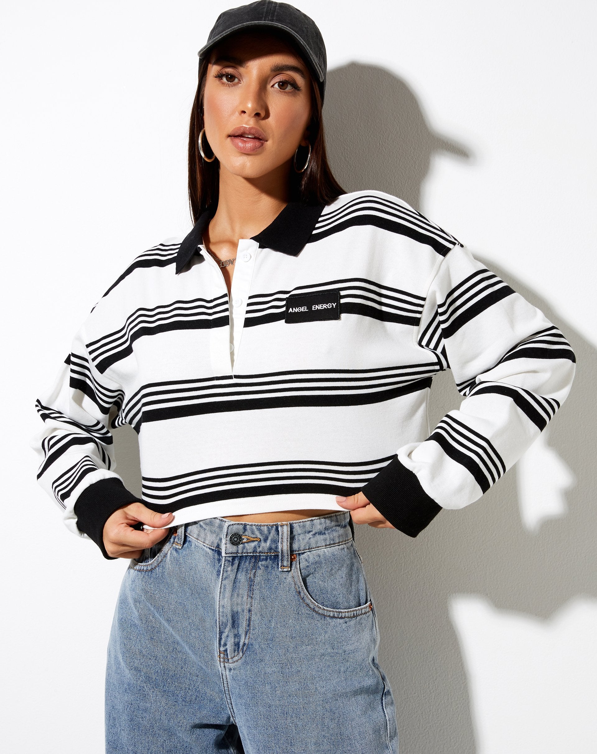 Immagine di Saria Crop Top a righe nere Angel Energy Label