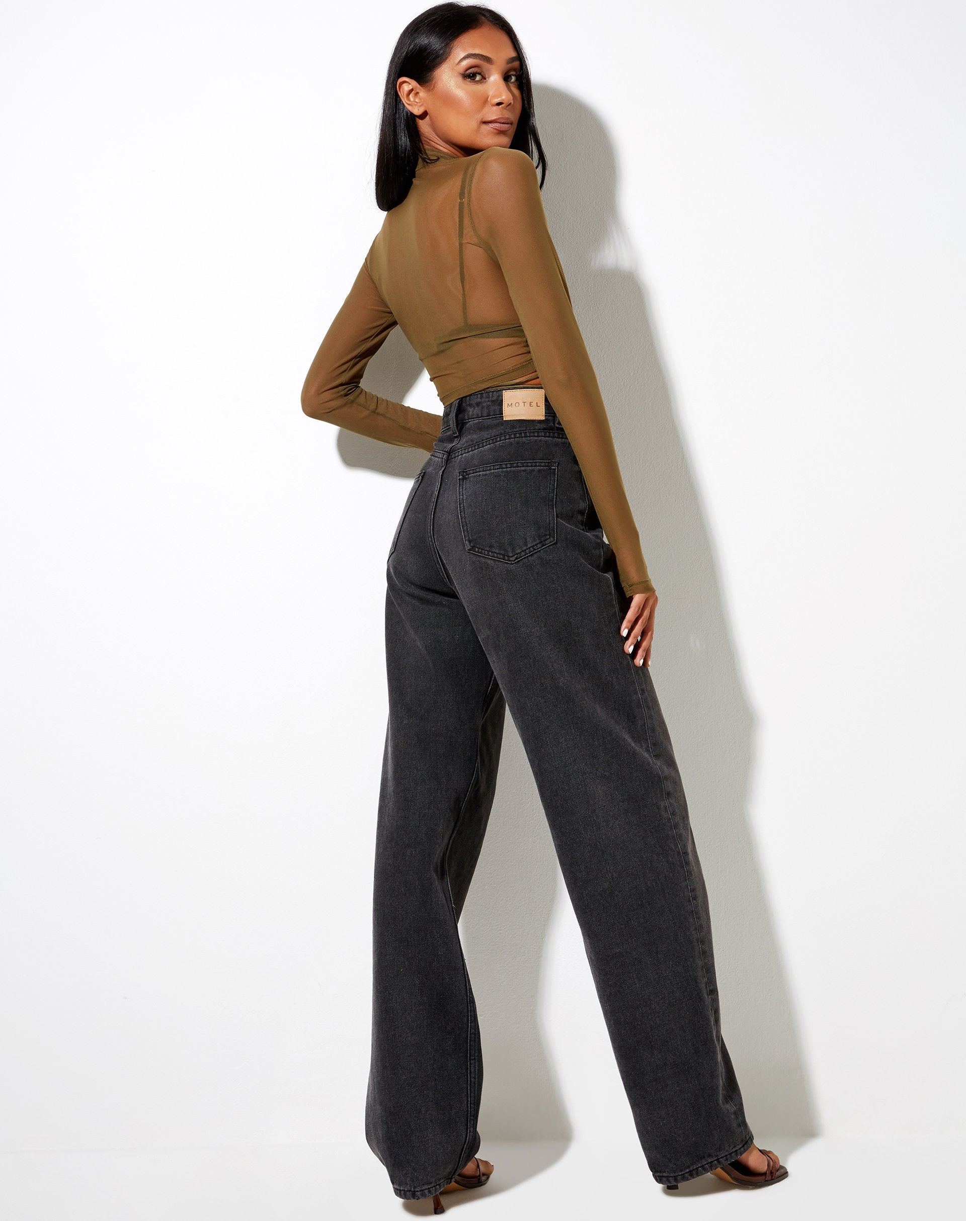 Immagine di Sauja Crop Top in maglia verde kaki