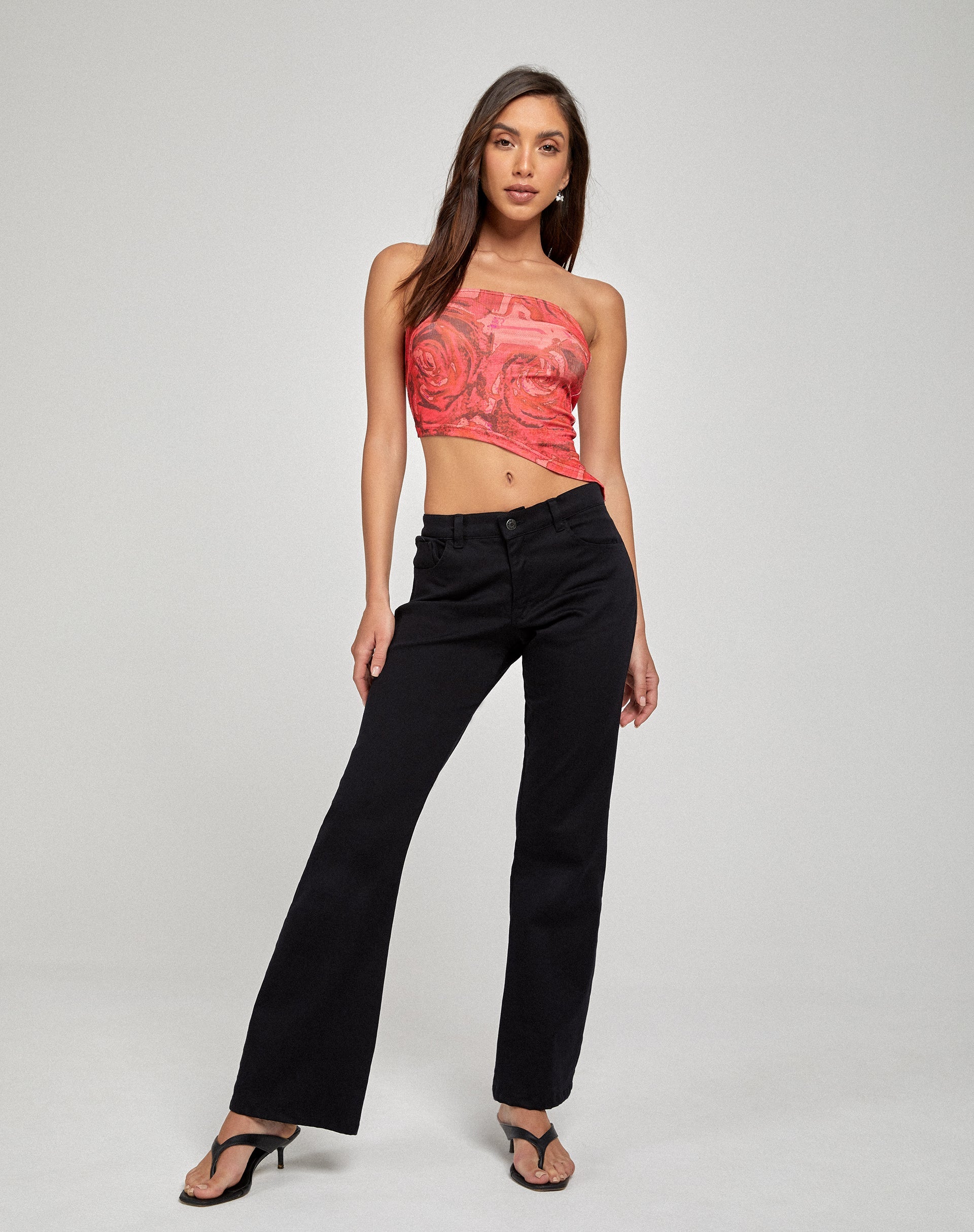 Top a fascia Sayunda in rosso petalo di rosa