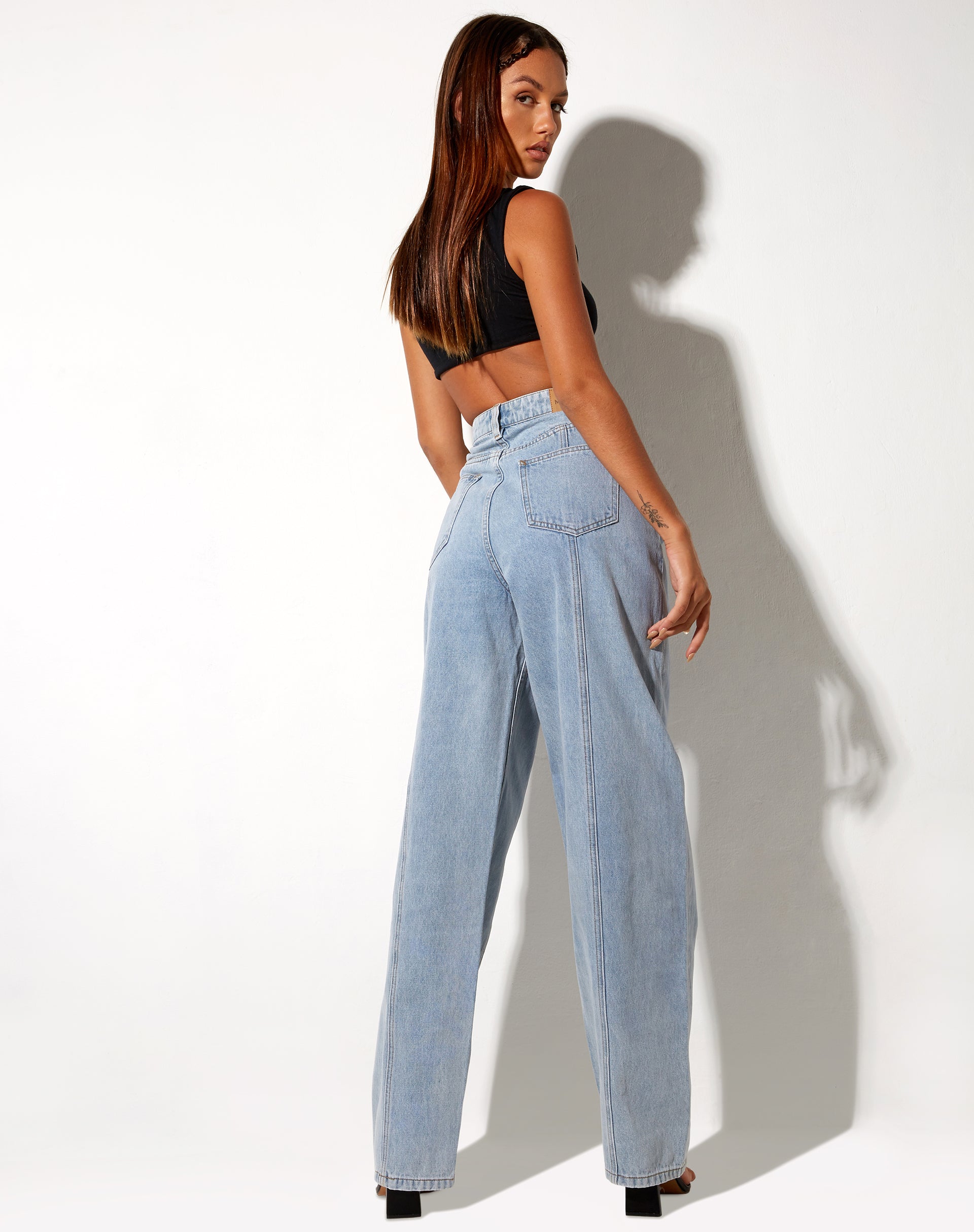 Immagine di Seam Parallel Jeans in Light Wash Blue