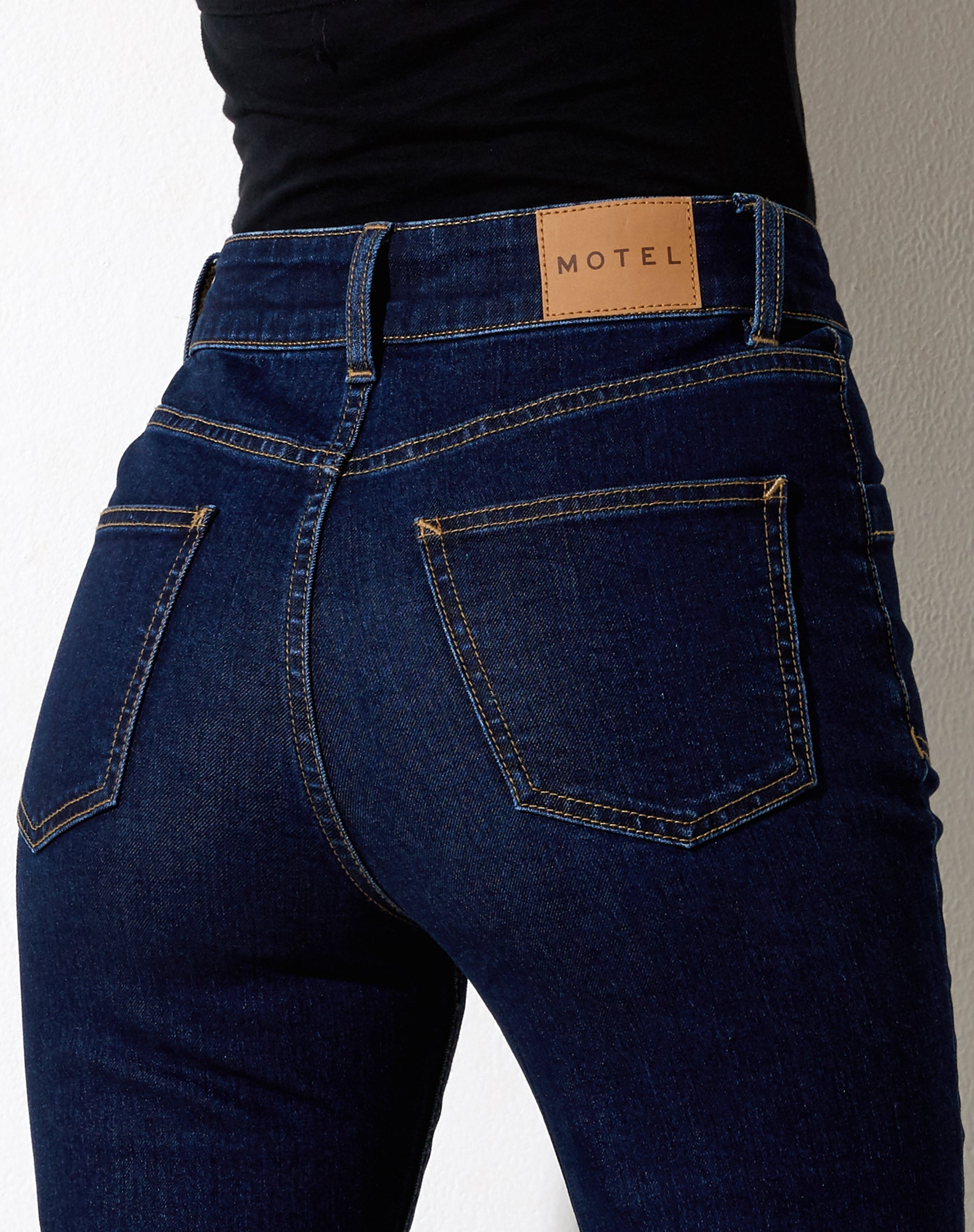 Immagine dei jeans Seam Split in blu indaco
