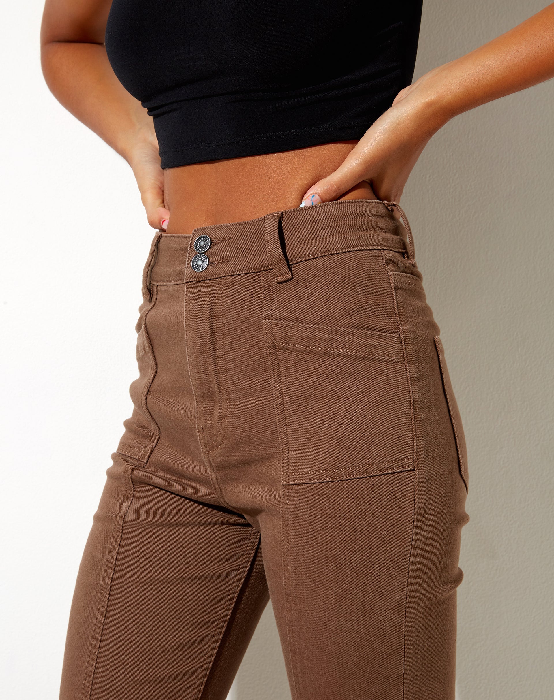 Immagine dei jeans Seam Split in Rich Brown