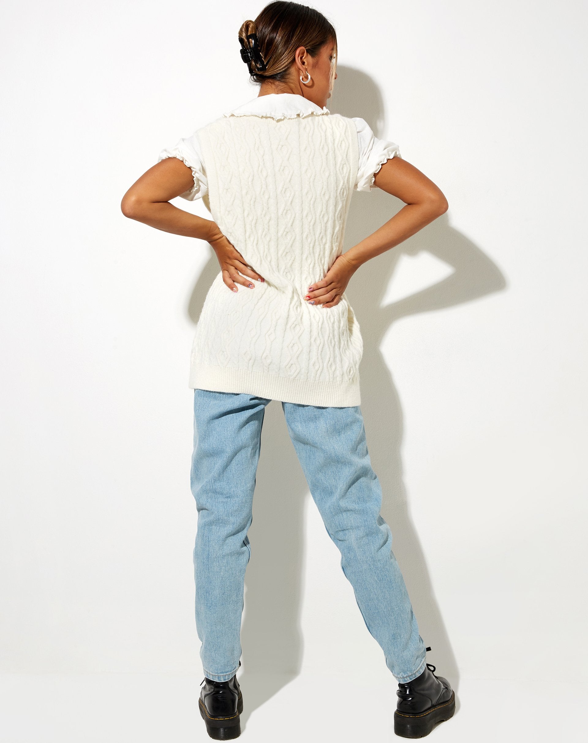 Immagine di Selvi Cardi in maglia avorio