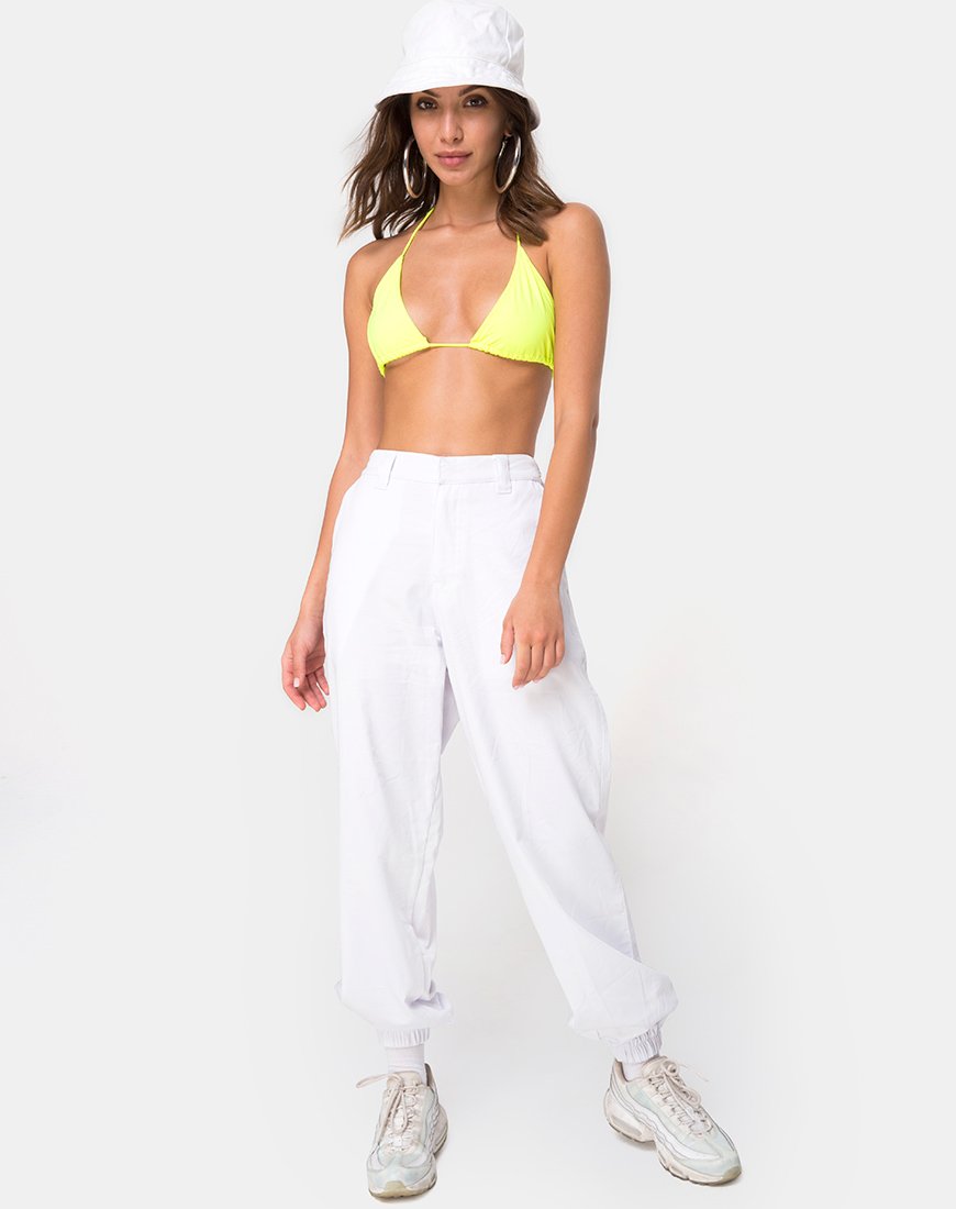 Immagine di Gwen Bralet in giallo neon