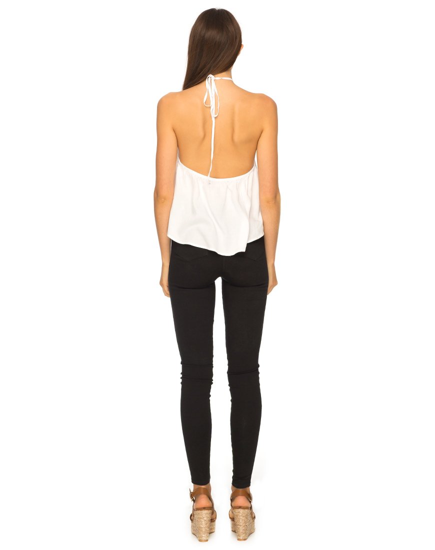 Immagine di Shea Halter Swing Crop Top in bianco
