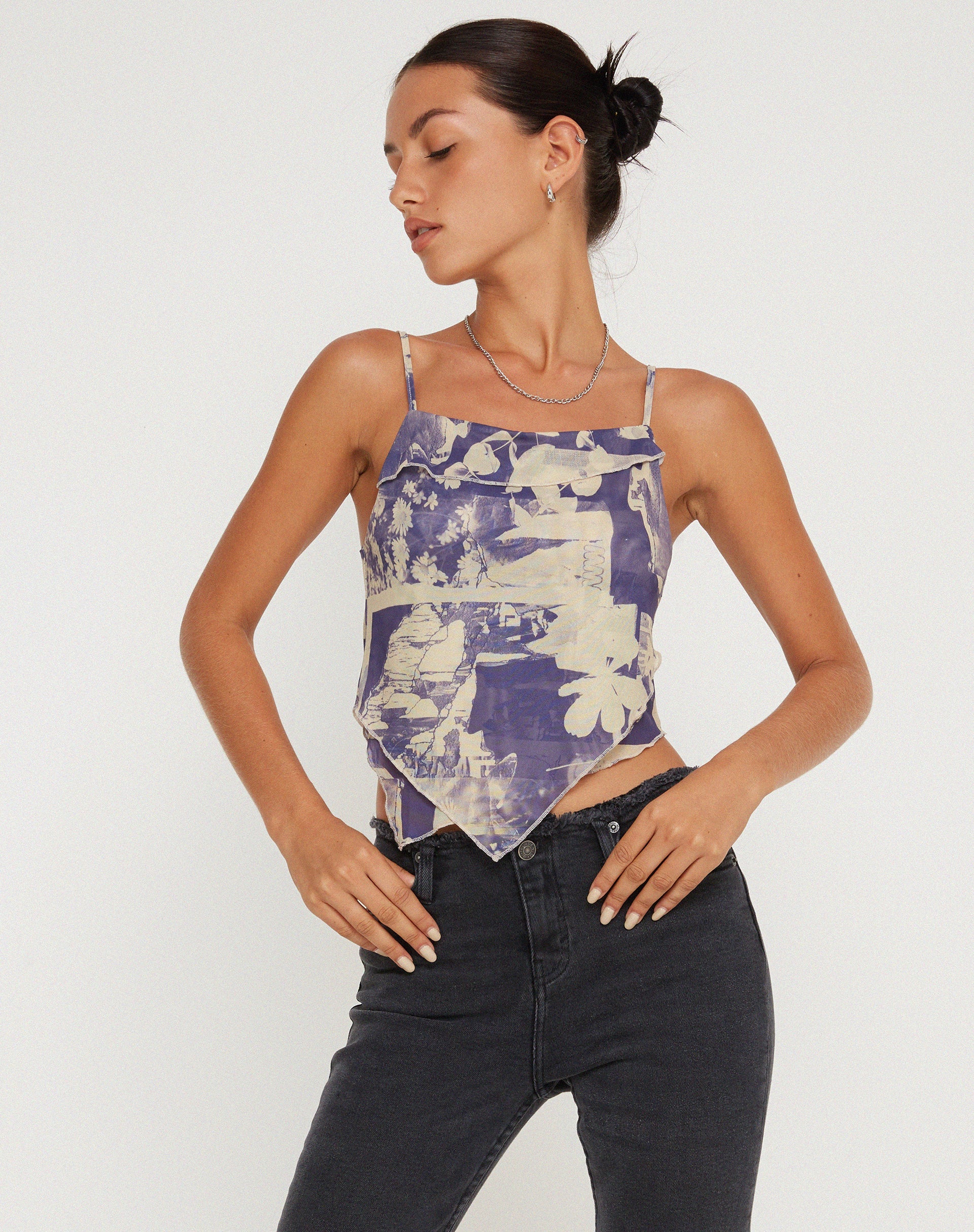 immagine di Shindu Gilet a rete in collage floreale viola ombra