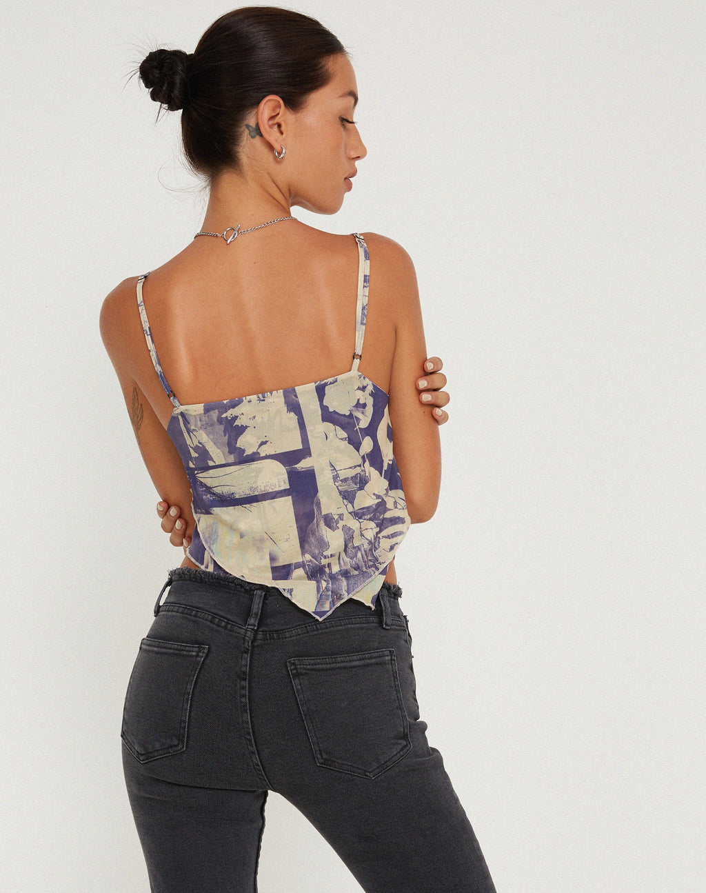 Gilet a rete Shindu in collage floreale viola ombra