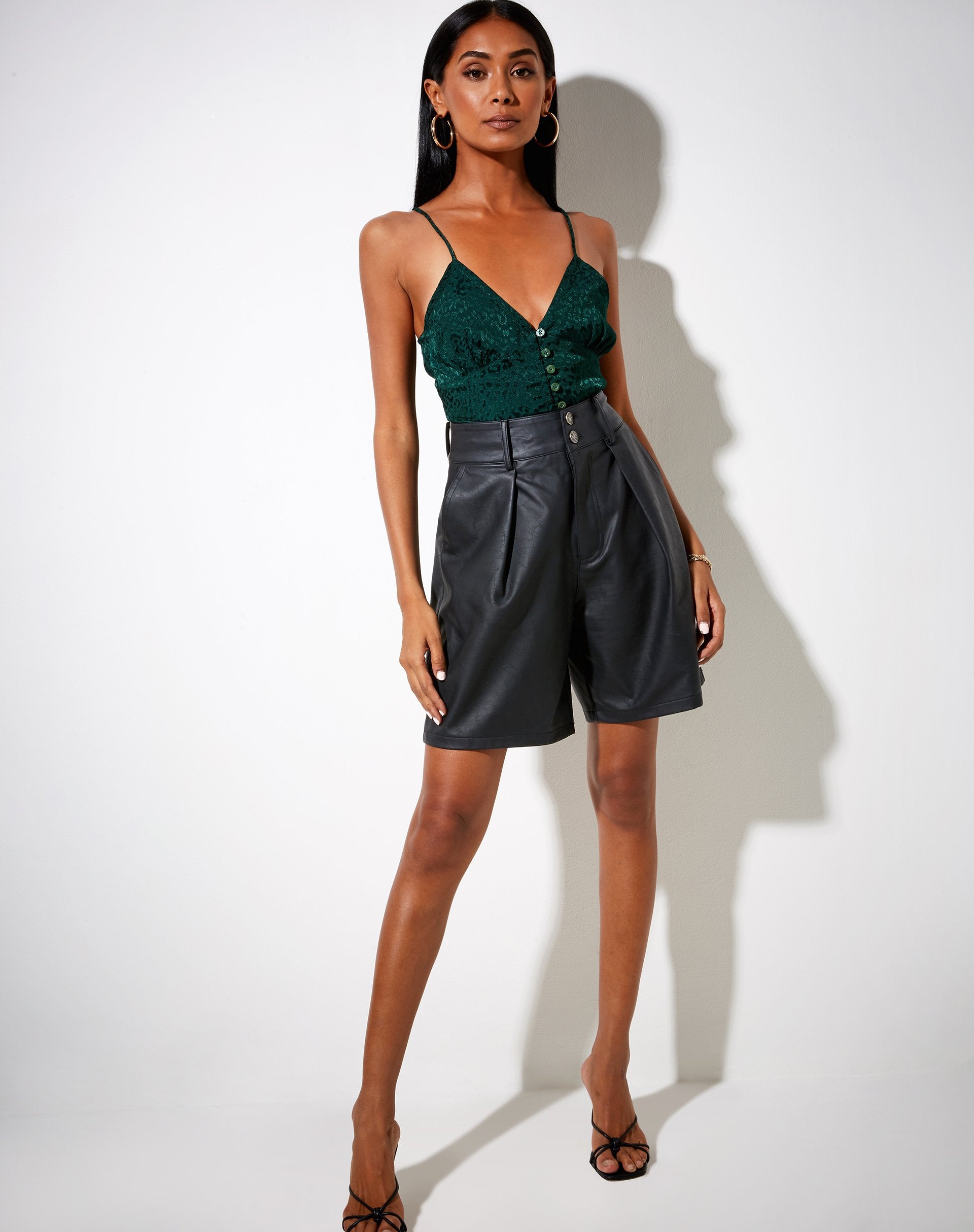 Immagine di Sipa Crop Top in satin ghepardo verde bosco
