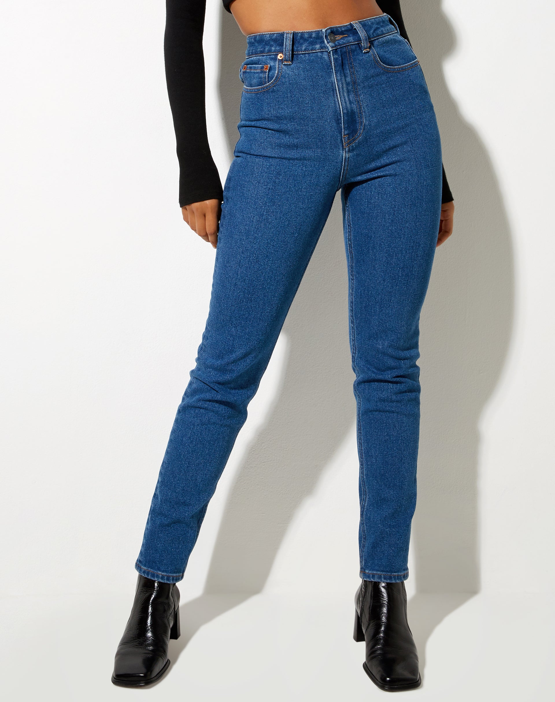 Immagine dei jeans slim in blu indaco