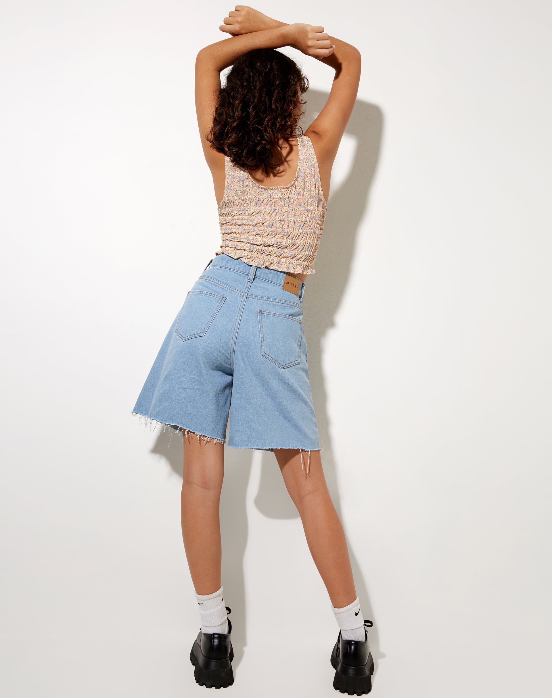 Immagine di Soyke Gilet Top in 70s Prairie Girl Floral