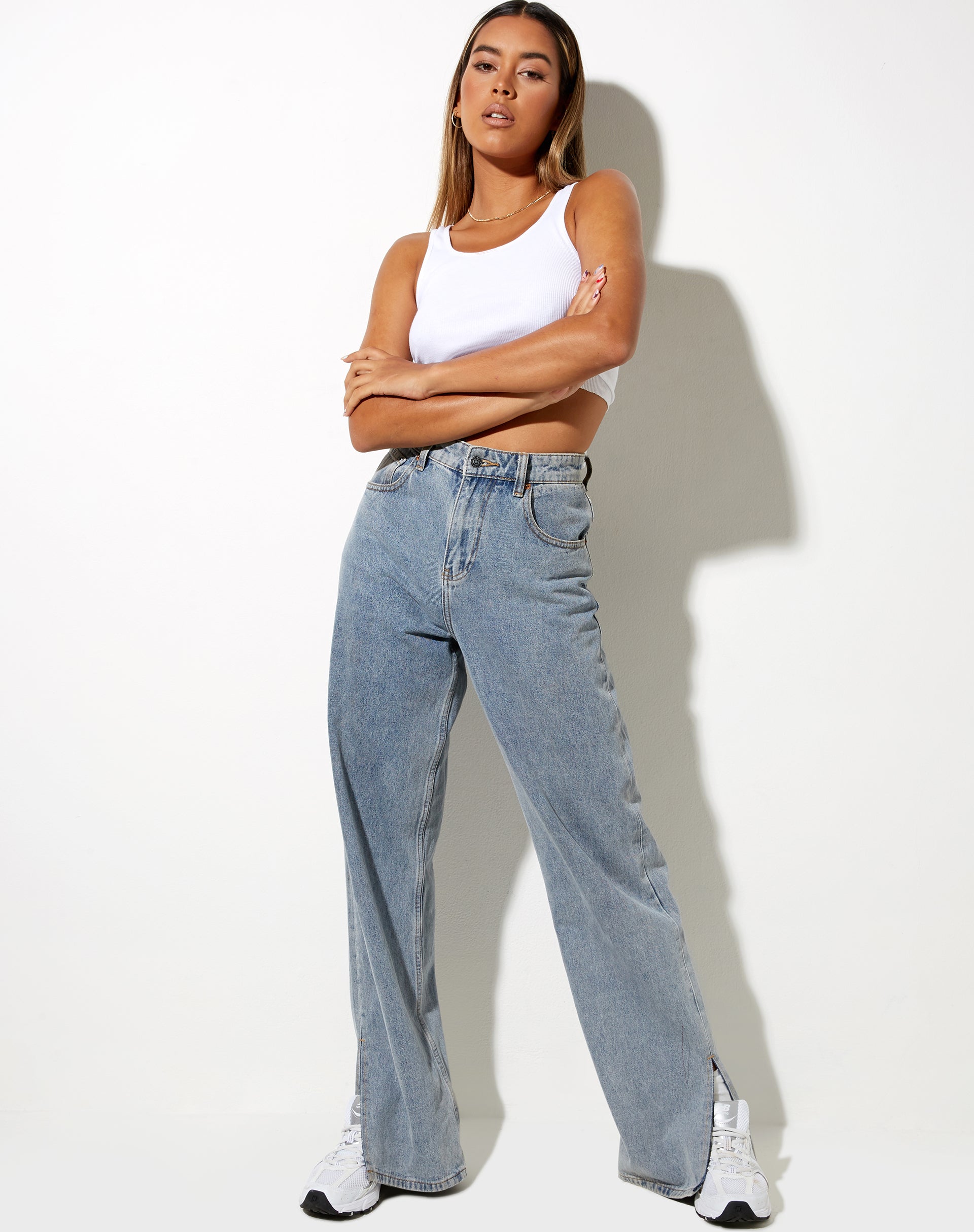 Immagine dei jeans Split Parallel con lavaggio blu chiaro