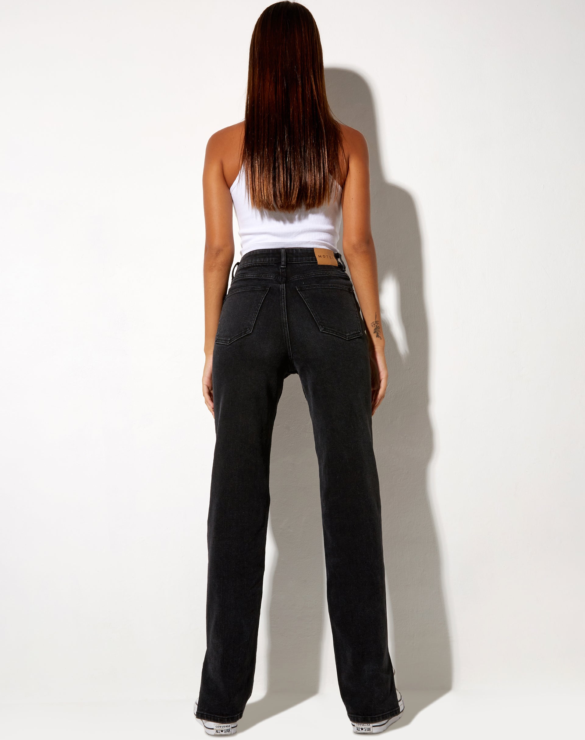 Immagine di Jeans a gamba dritta con lavaggio nero