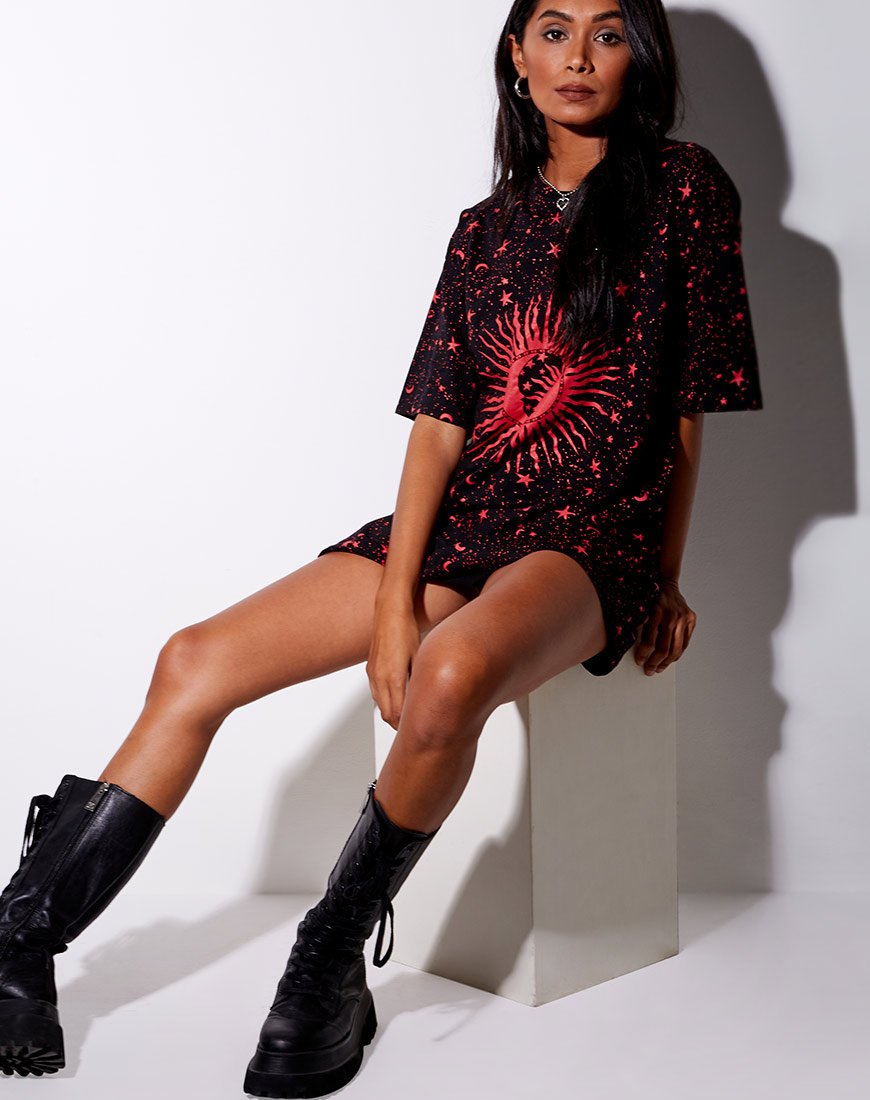 Immagine della t-shirt Sunny Kiss in nero e rosso Cosmos