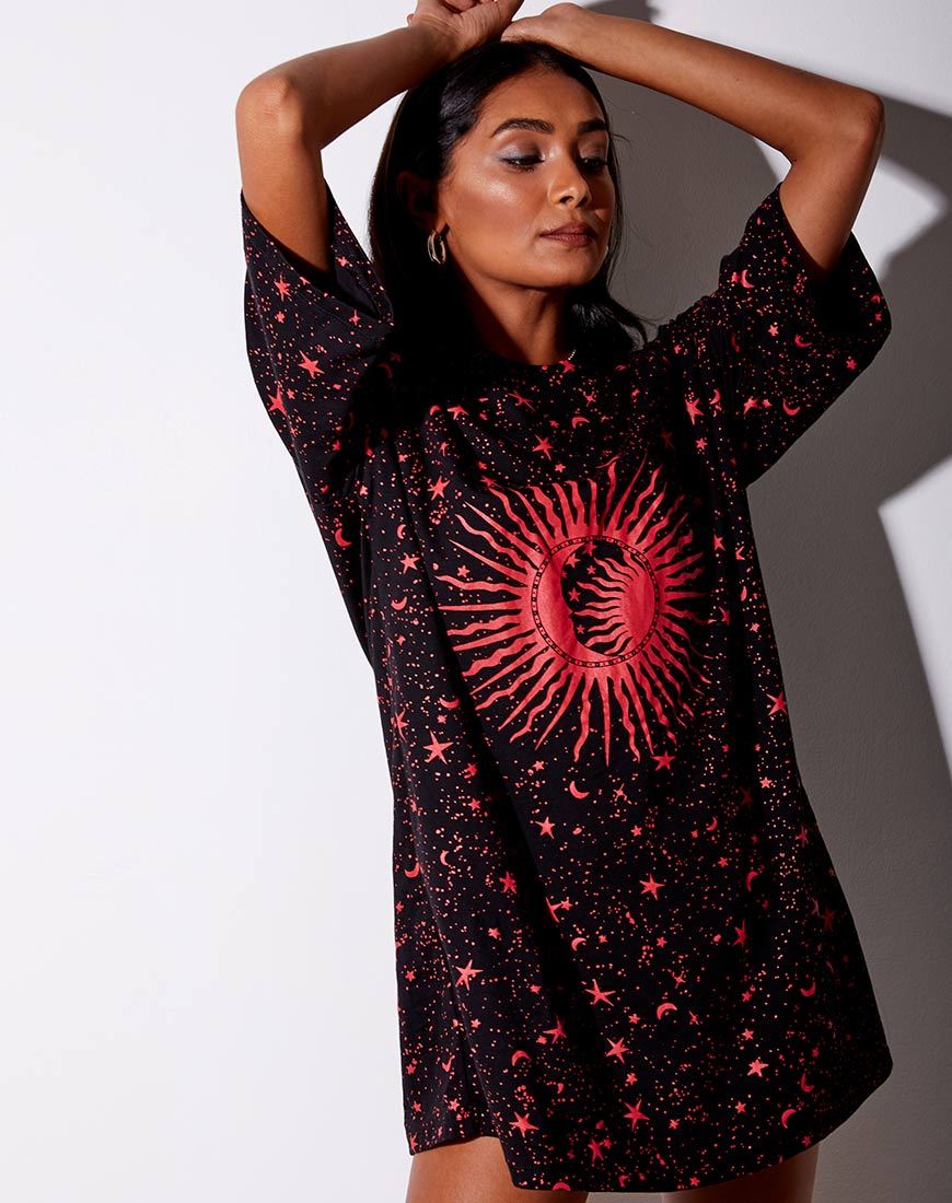 Immagine della t-shirt Sunny Kiss in nero e rosso Cosmos