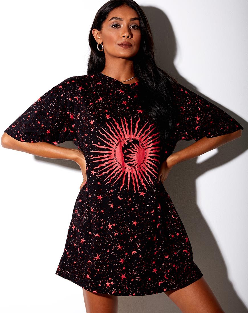 Immagine della t-shirt Sunny Kiss in nero e rosso Cosmos