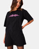 Immagine di Sunny Kiss Tee oversize in nero con tribale rosa