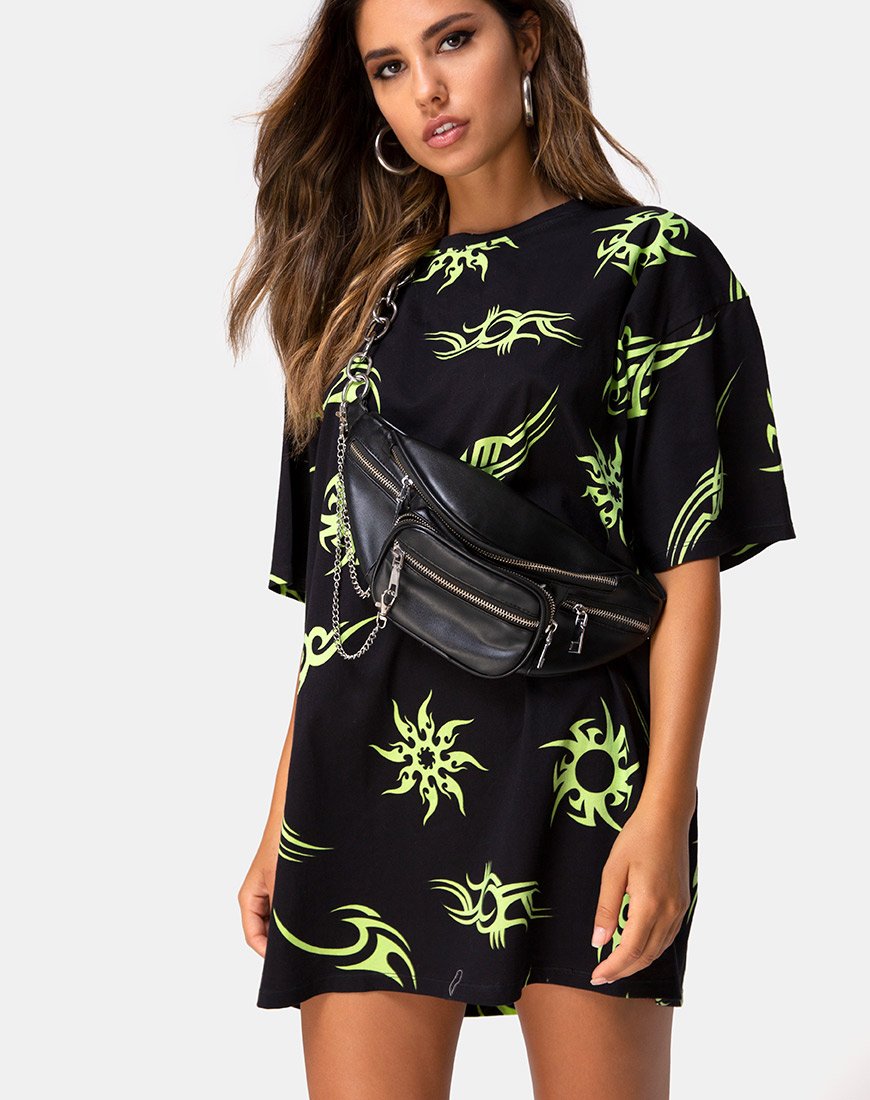 Immagine di Sunny Kiss Tee in nero con ripetizioni tribali